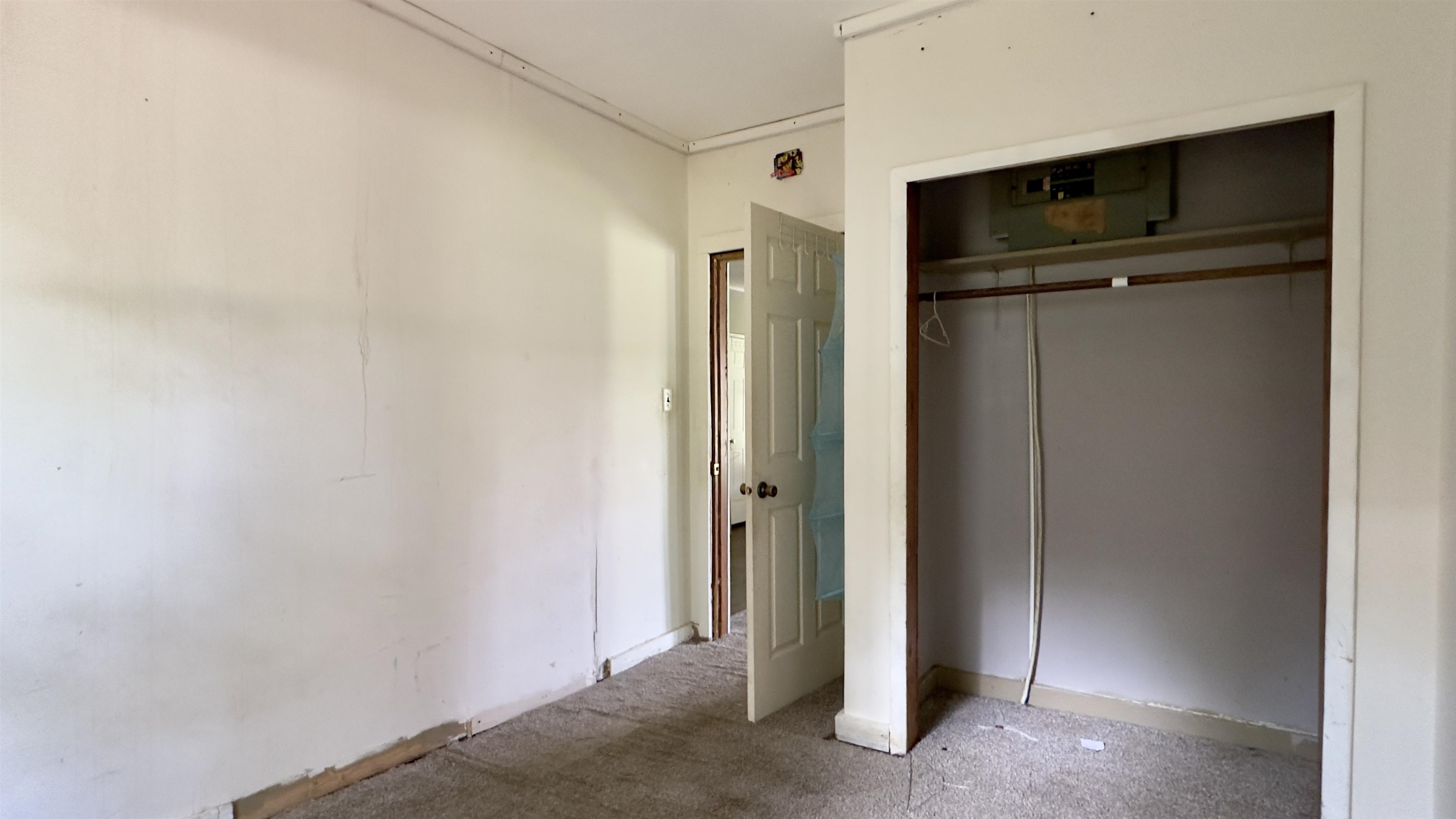 604 E Washington Street Property Photo 6