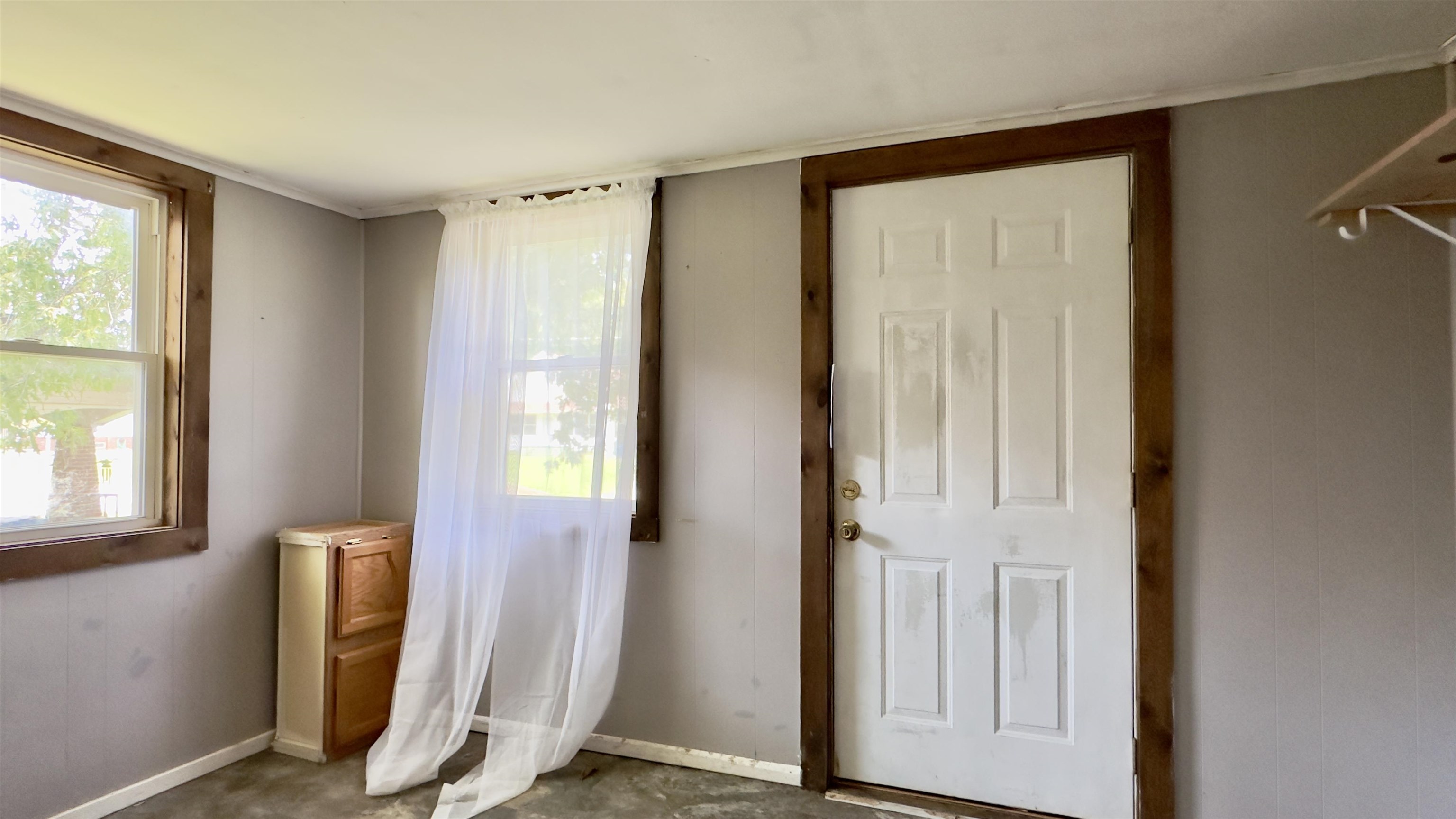 604 E Washington Street Property Photo 9