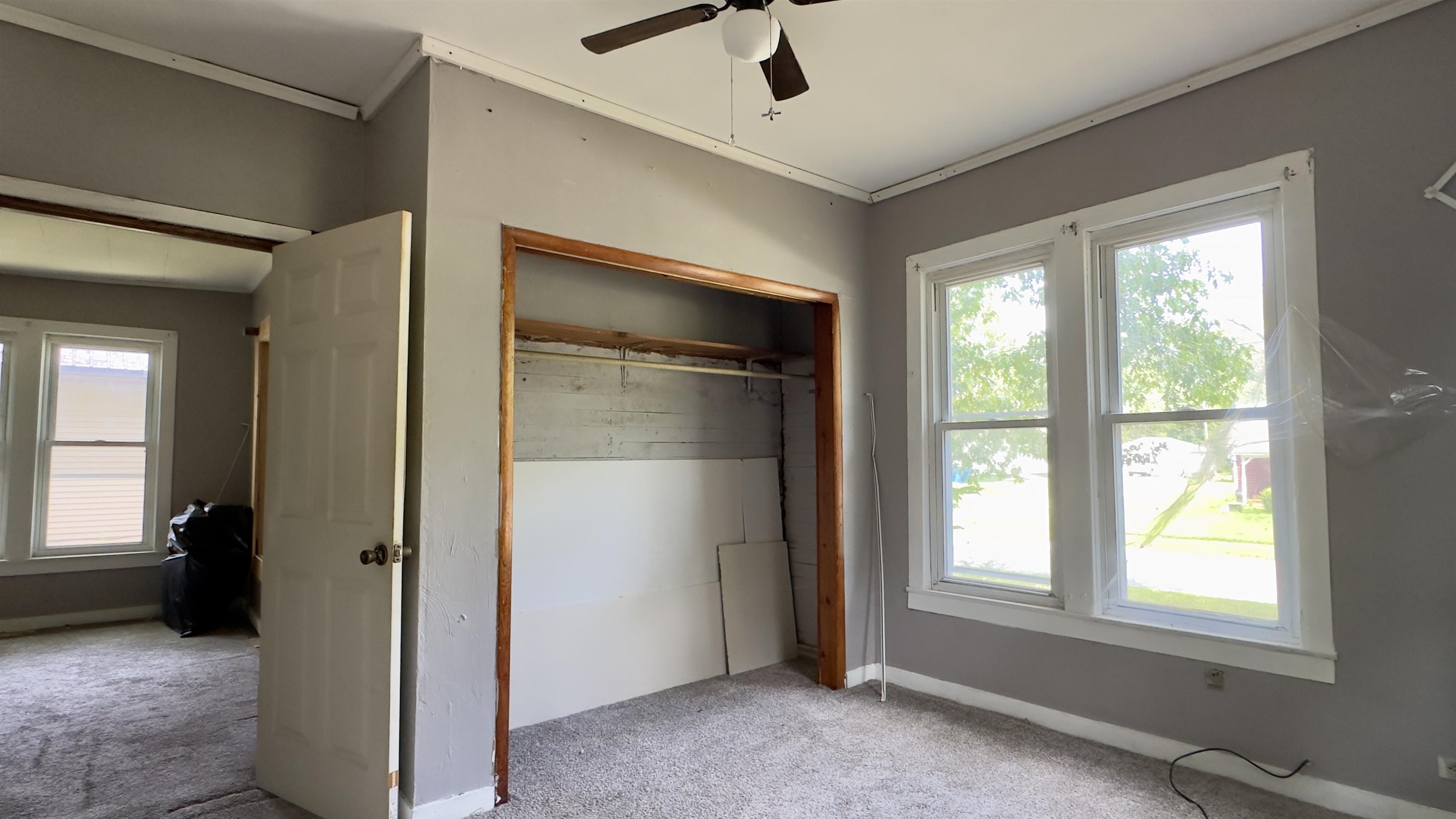 604 E Washington Street Property Photo 10