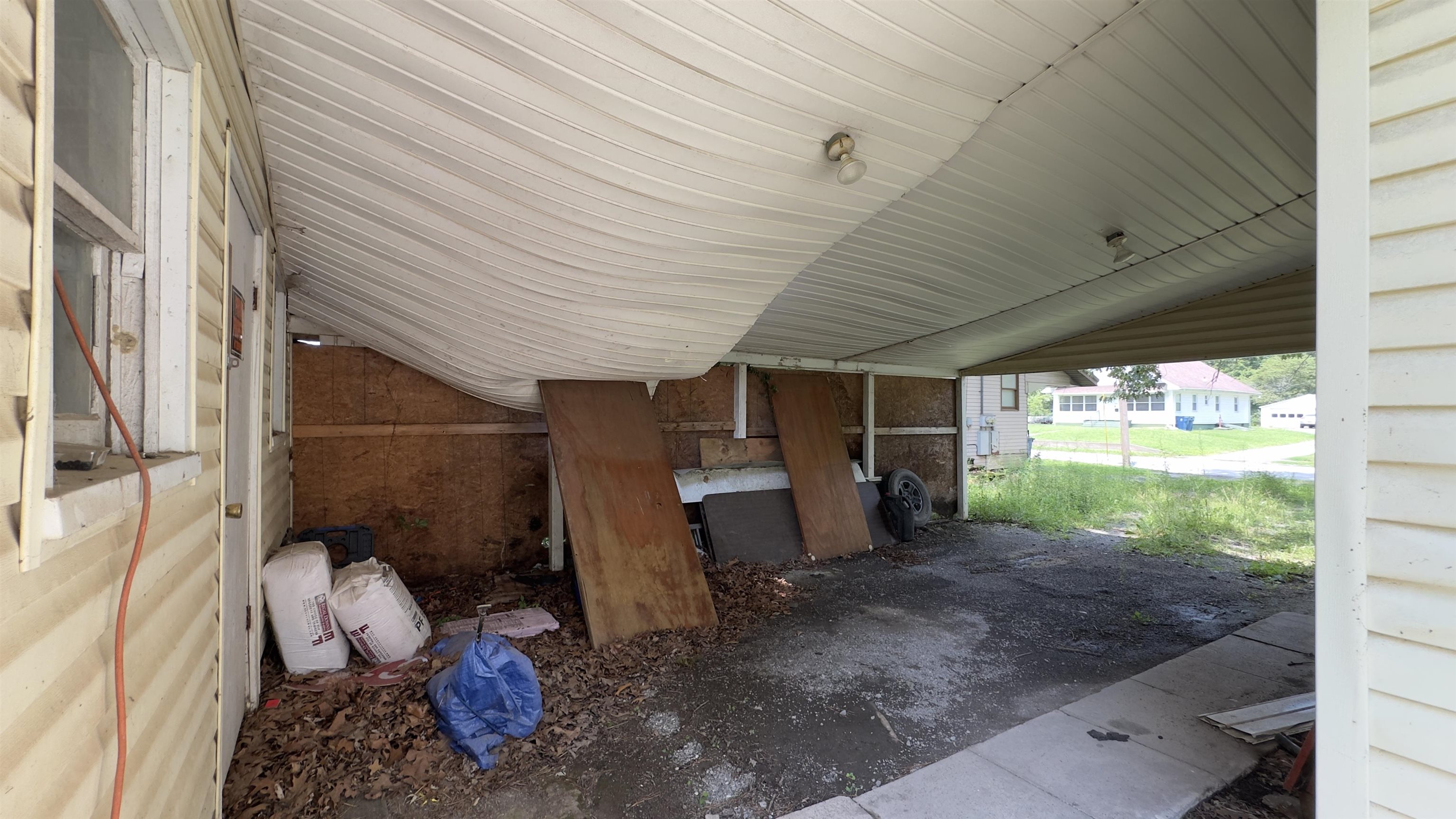 604 E Washington Street Property Photo 16