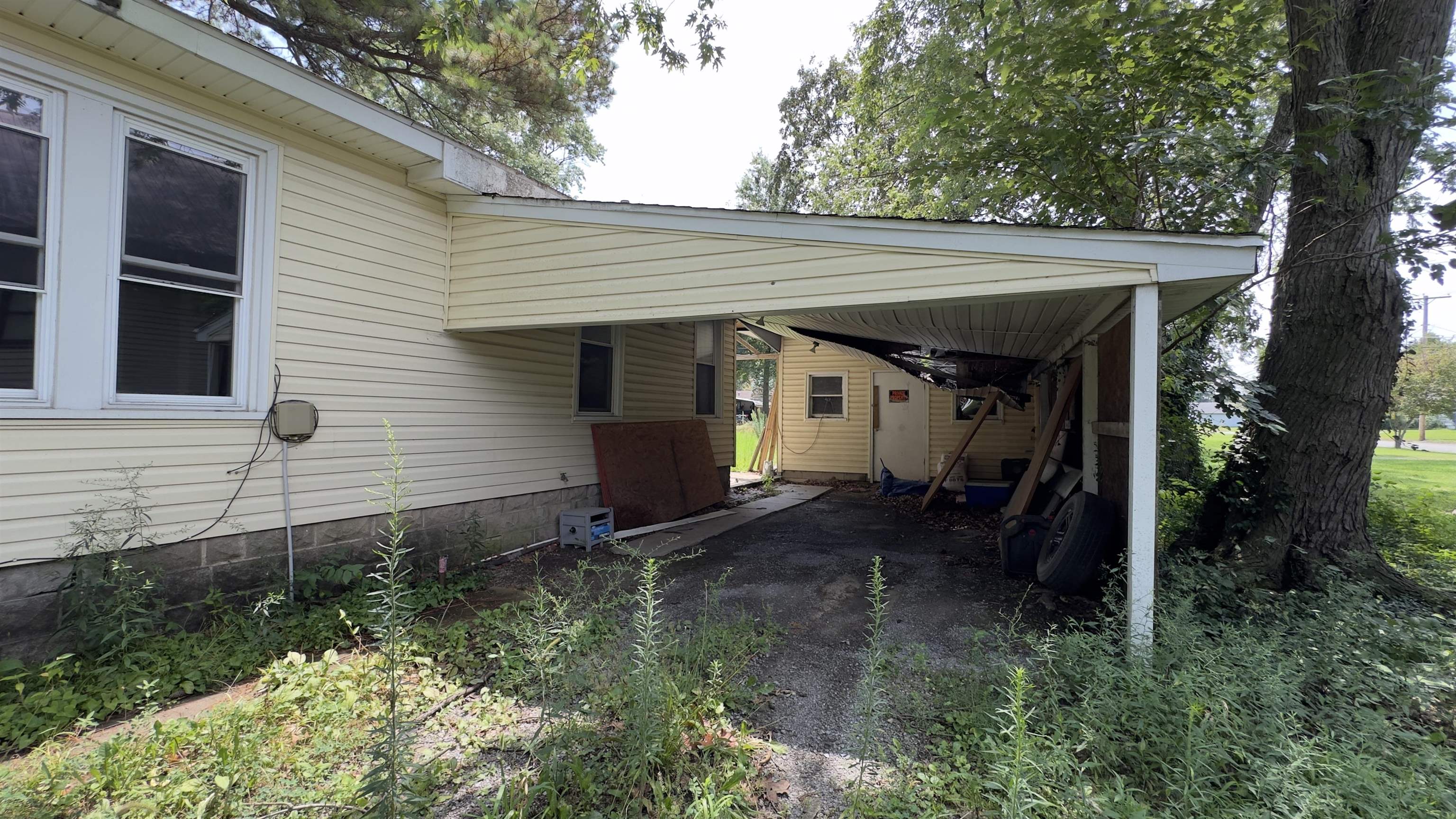 604 E Washington Street Property Photo 17