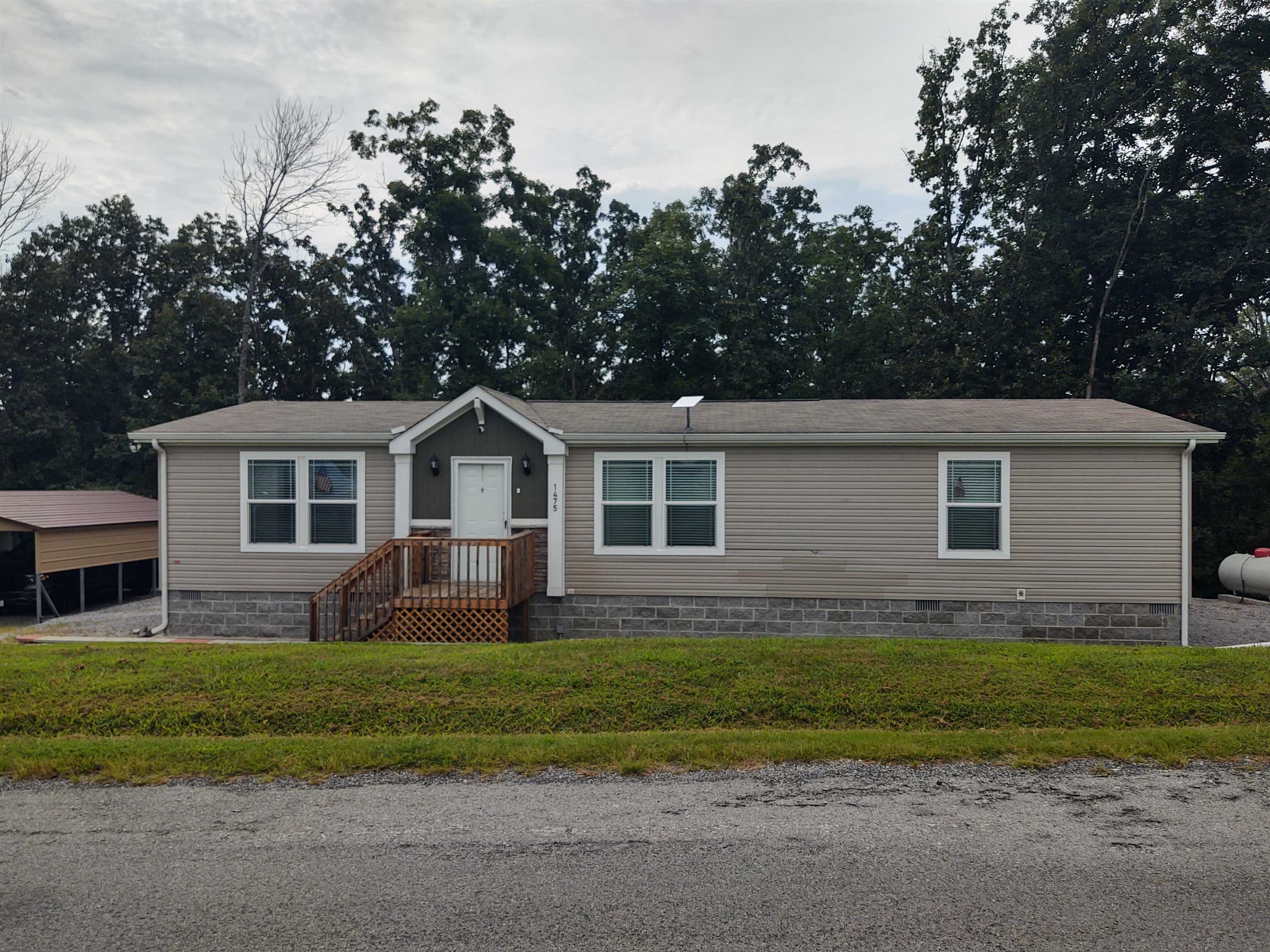 1475 Hound Dog Ridge Road Property Photo 1