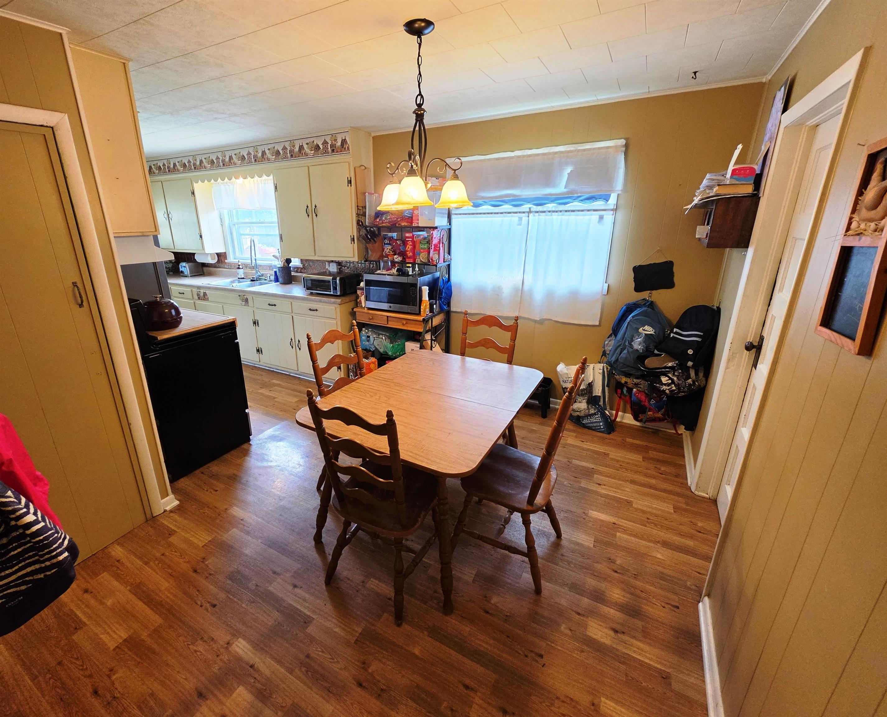 227 E Bennett Street Property Photo 9