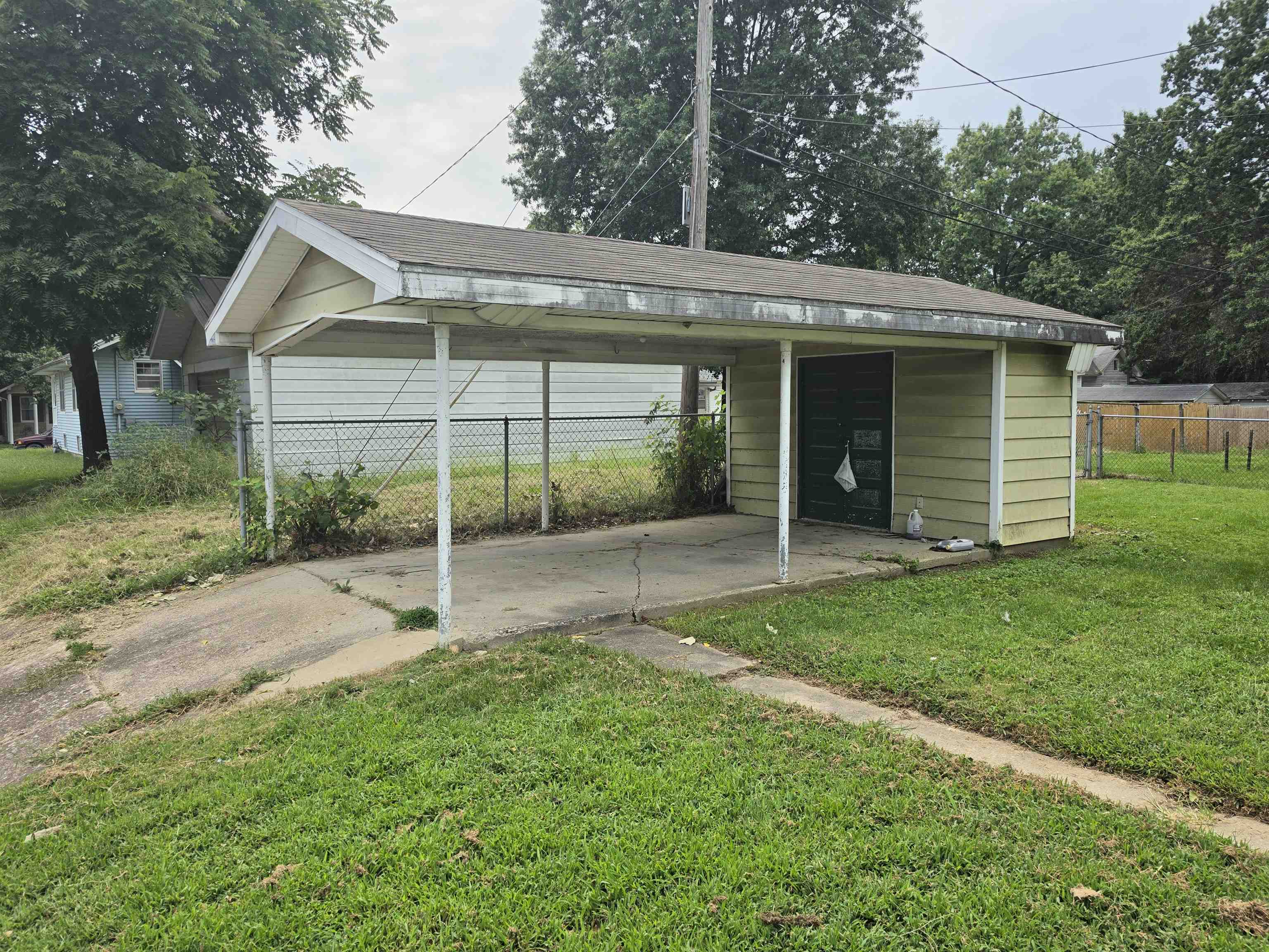227 E Bennett Street Property Photo 25