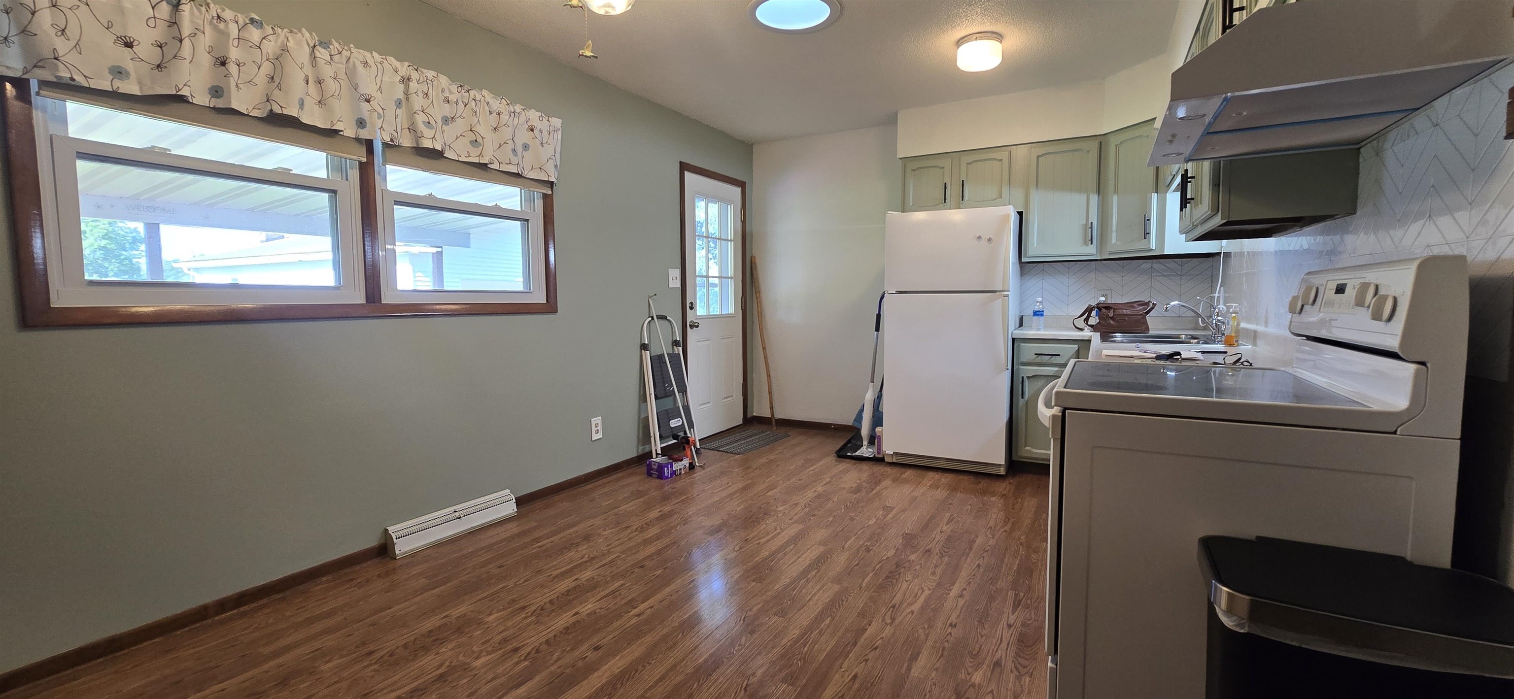 1561 Elm Street Property Photo 3