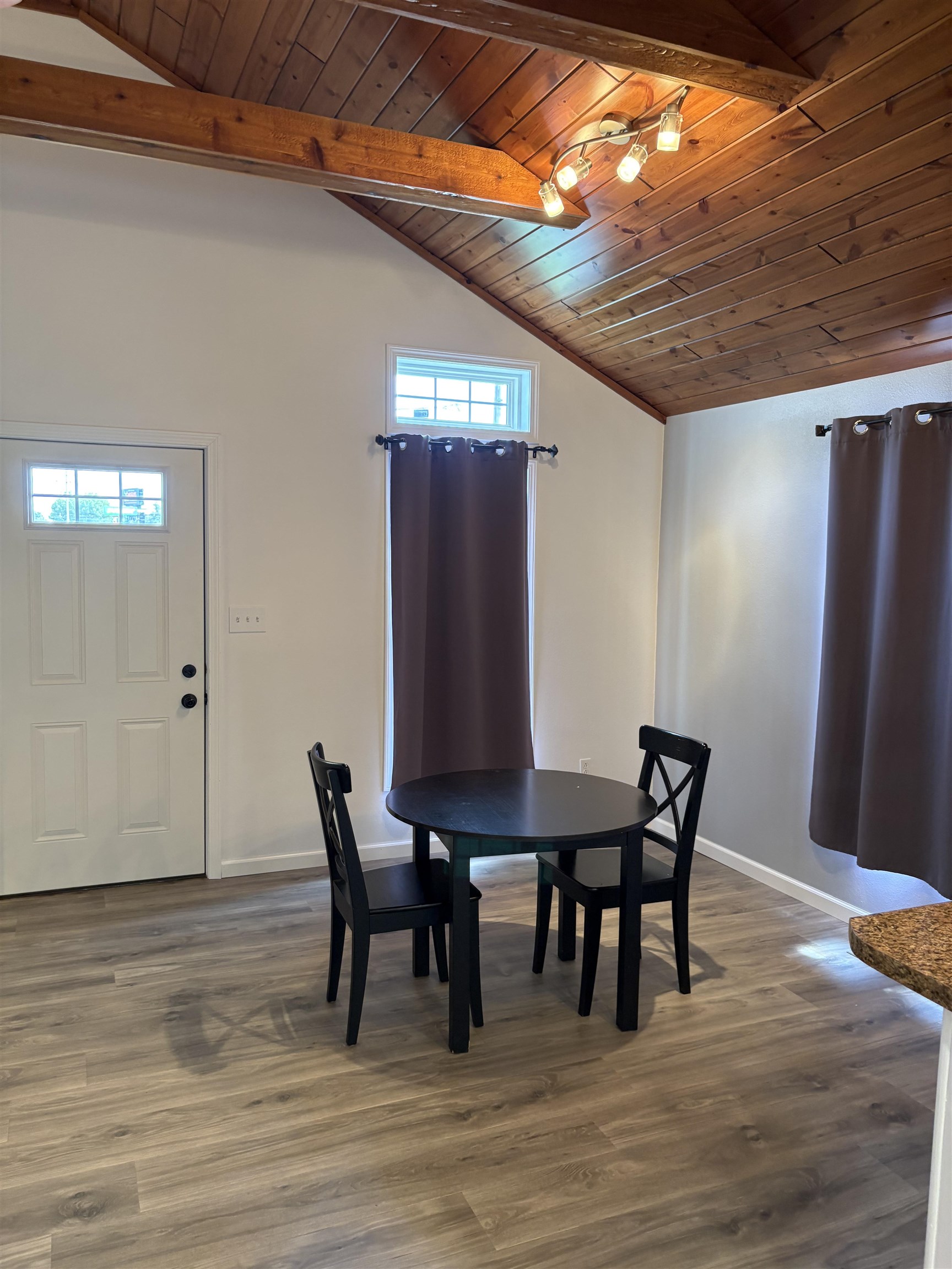506 E Franklin Street Property Photo 5