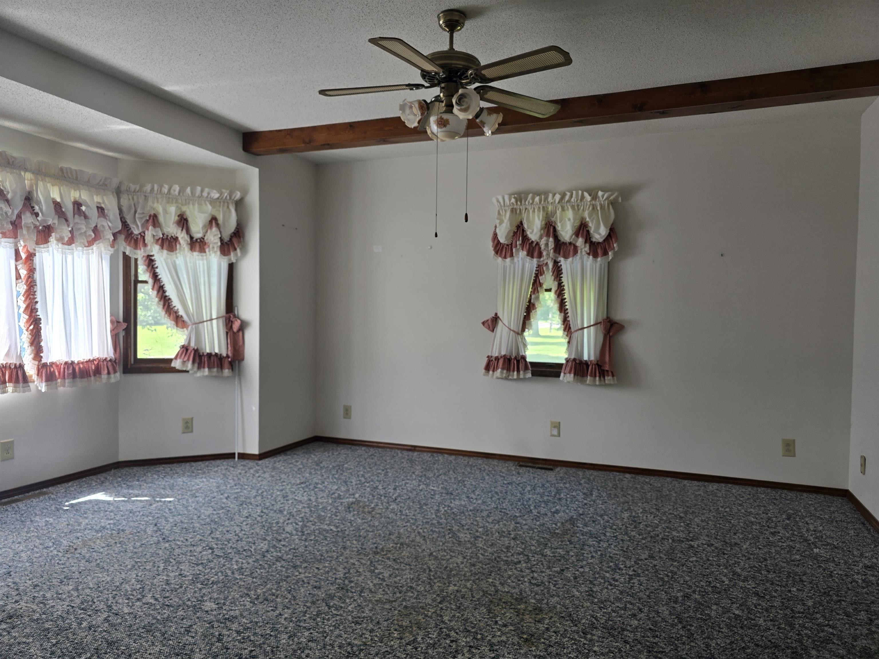 237 W Locust Street Property Photo 2