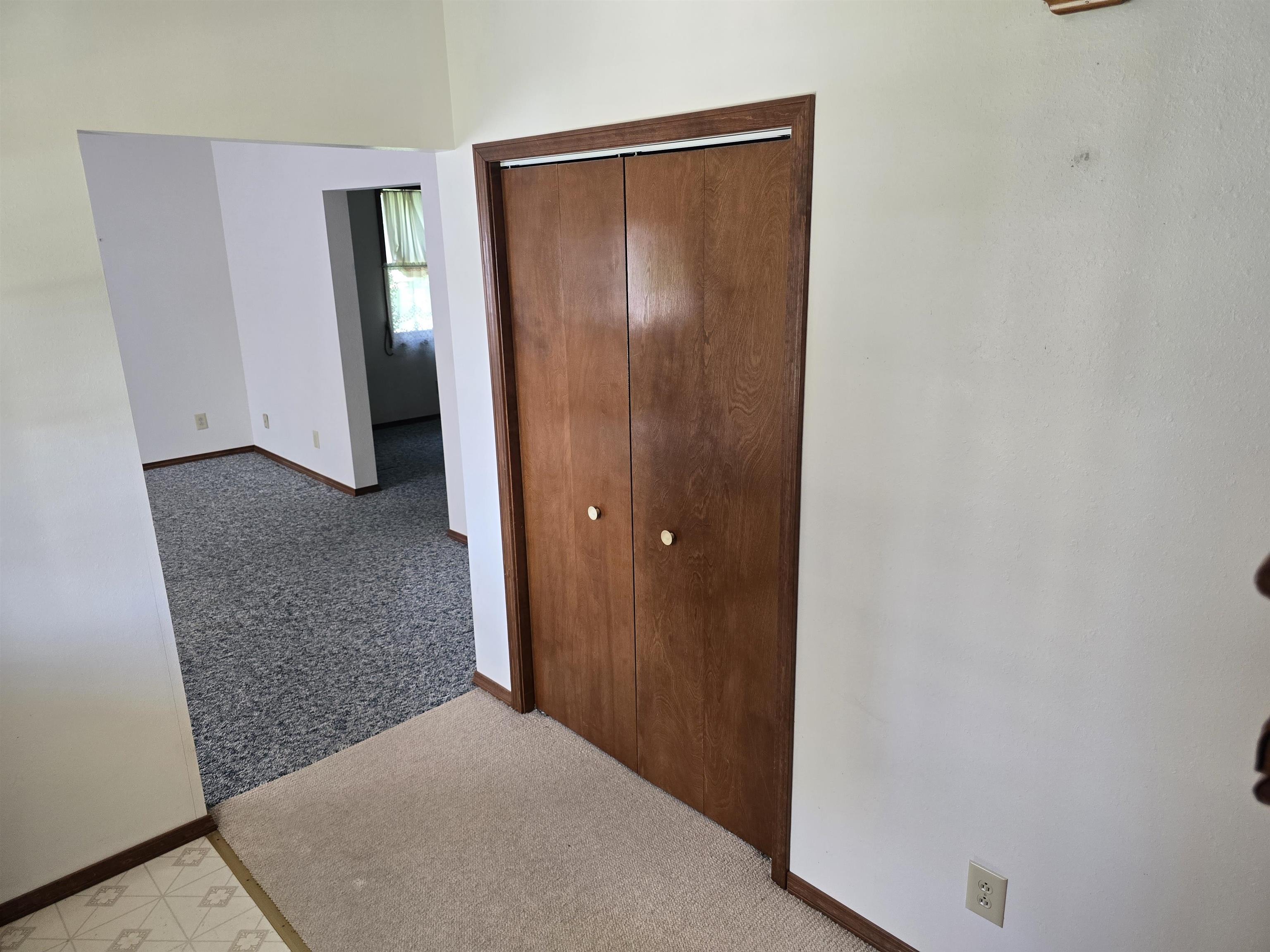 237 W Locust Street Property Photo 5