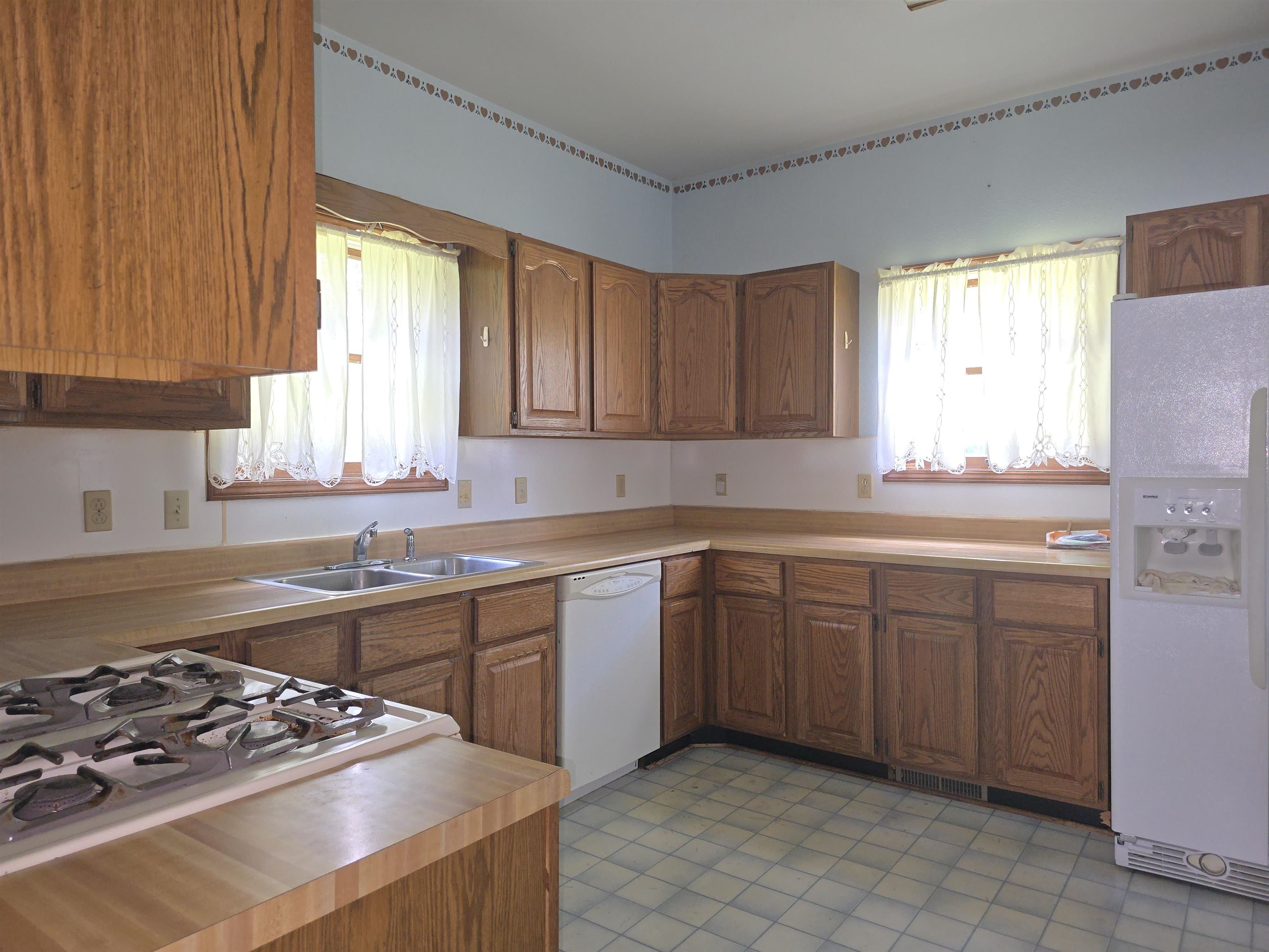 237 W Locust Street Property Photo 8