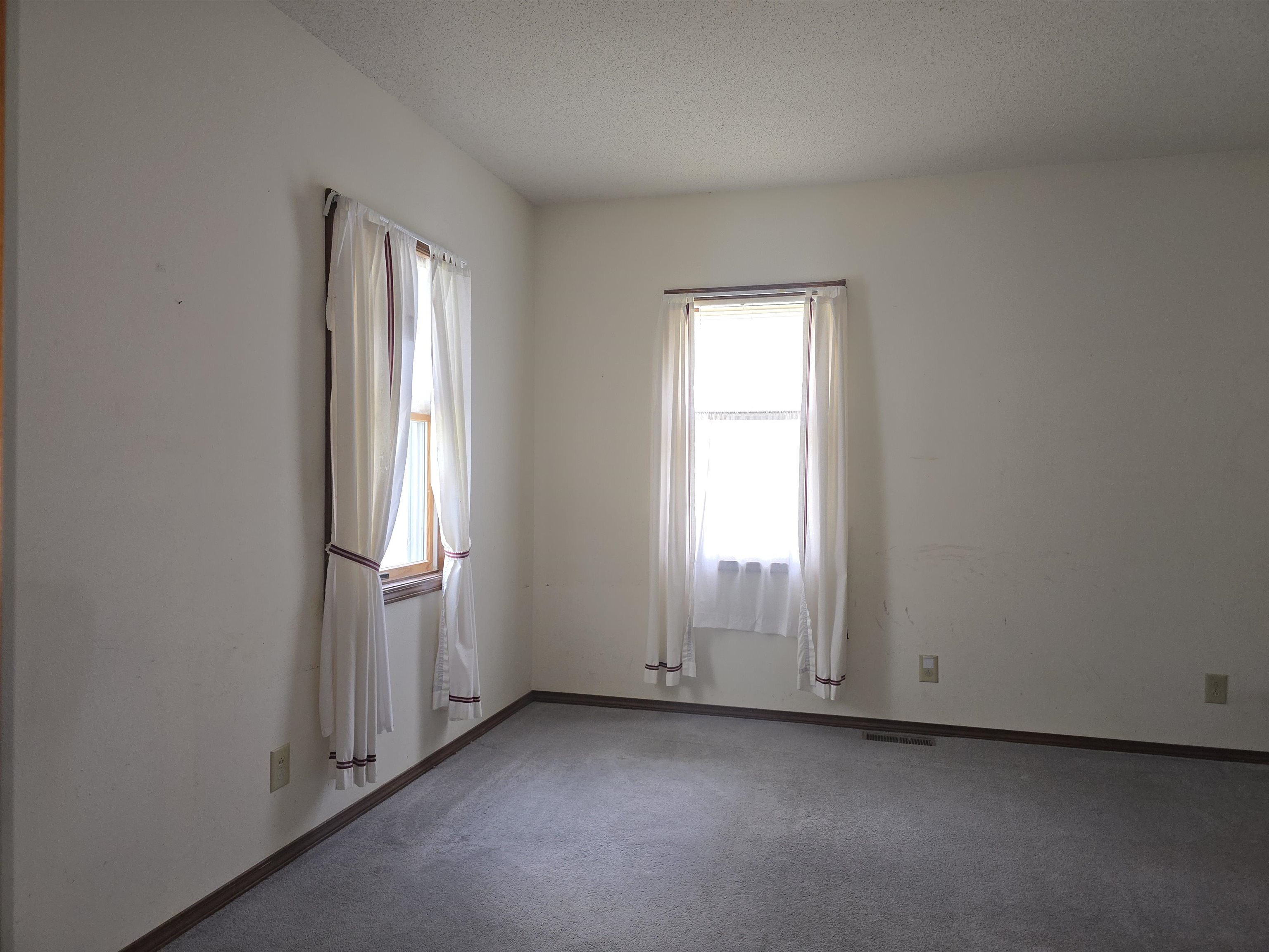 237 W Locust Street Property Photo 11