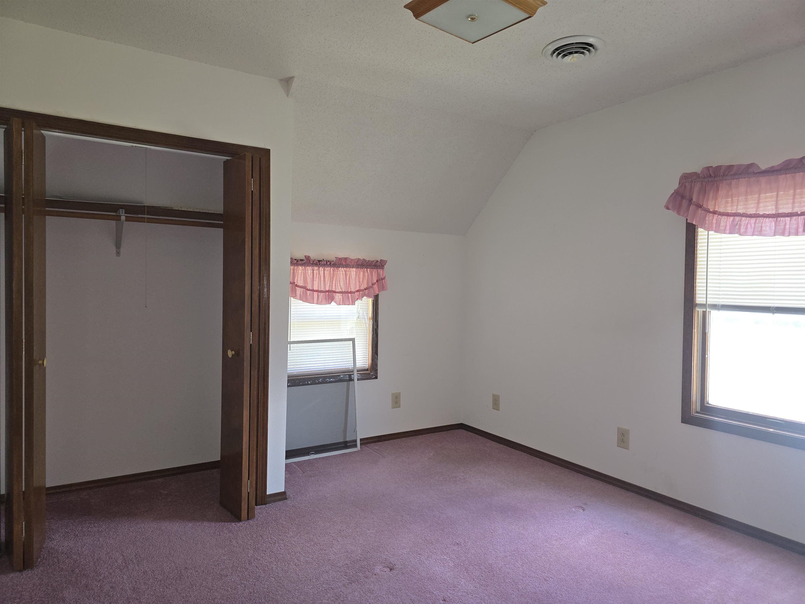 237 W Locust Street Property Photo 16