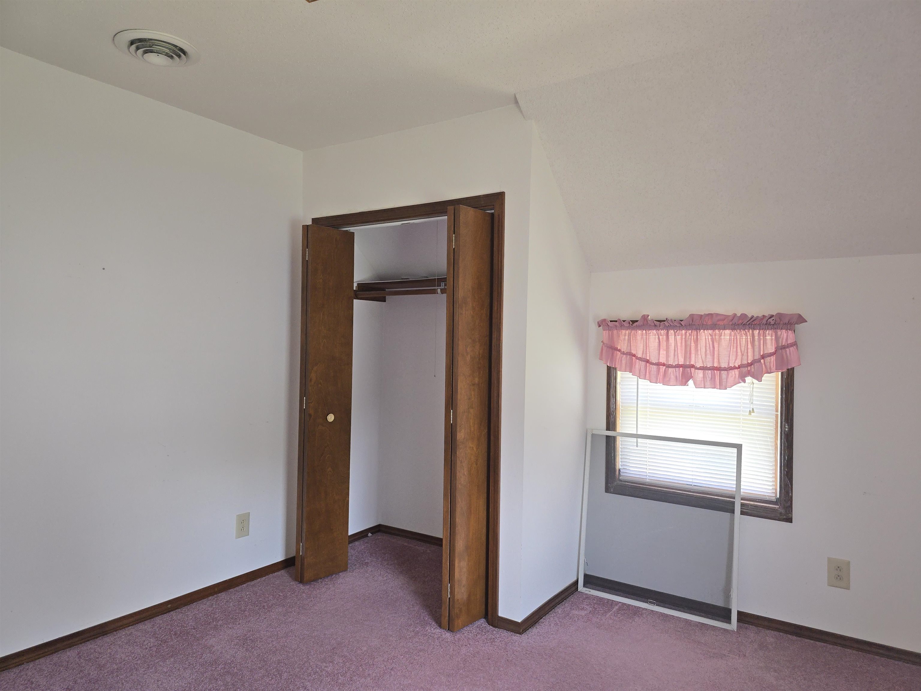 237 W Locust Street Property Photo 17