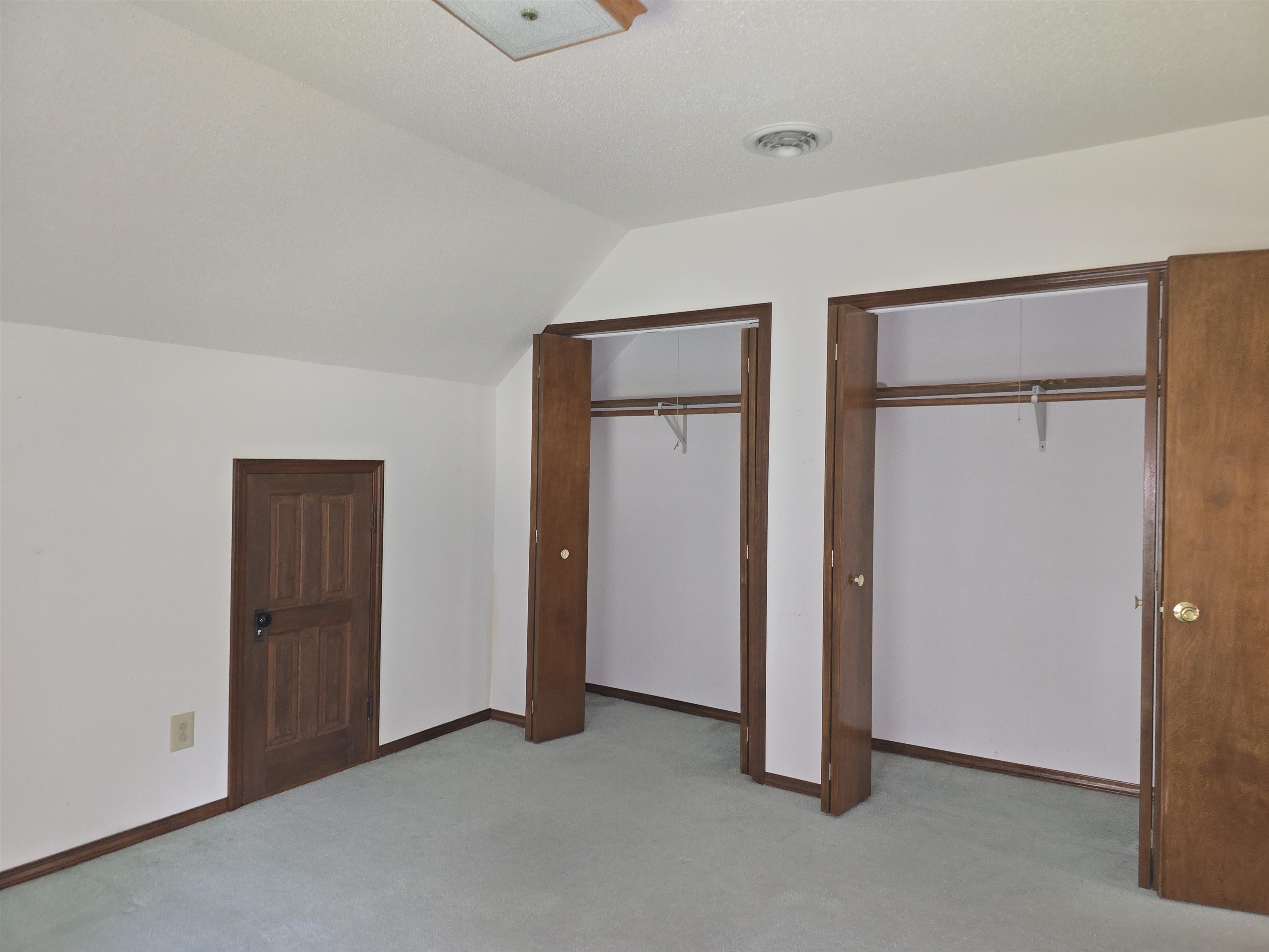 237 W Locust Street Property Photo 19