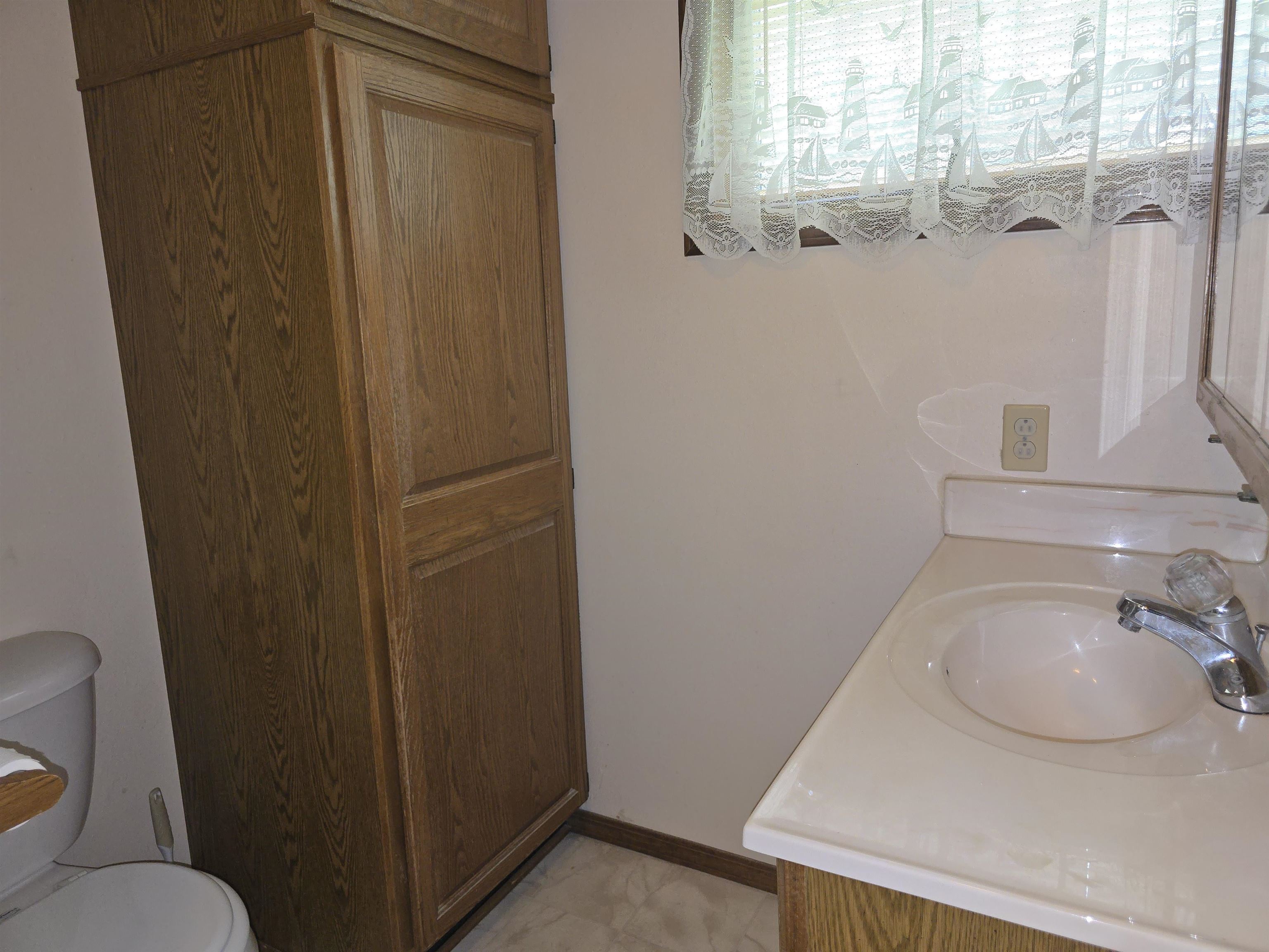 237 W Locust Street Property Photo 23