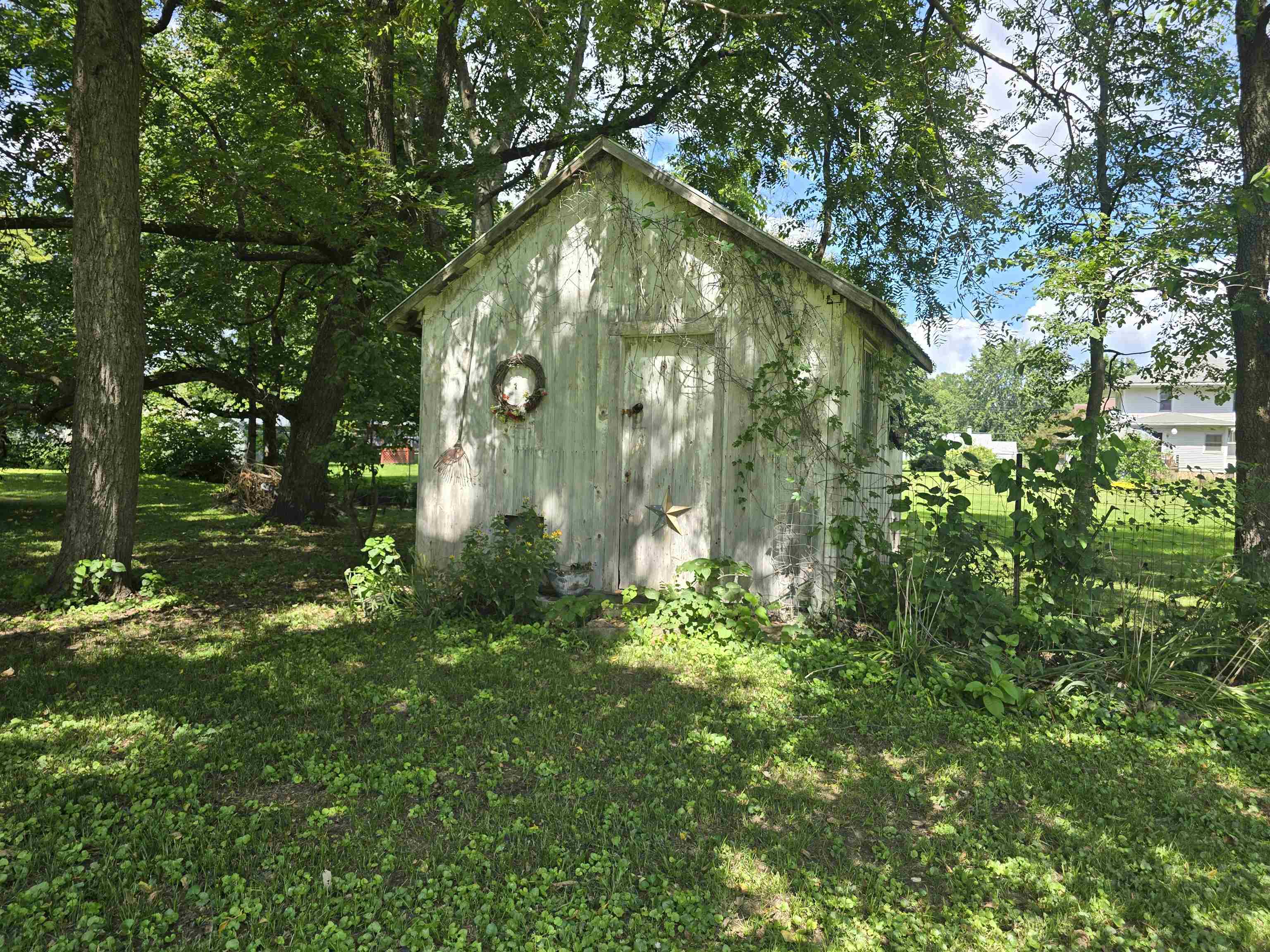 237 W Locust Street Property Photo 29