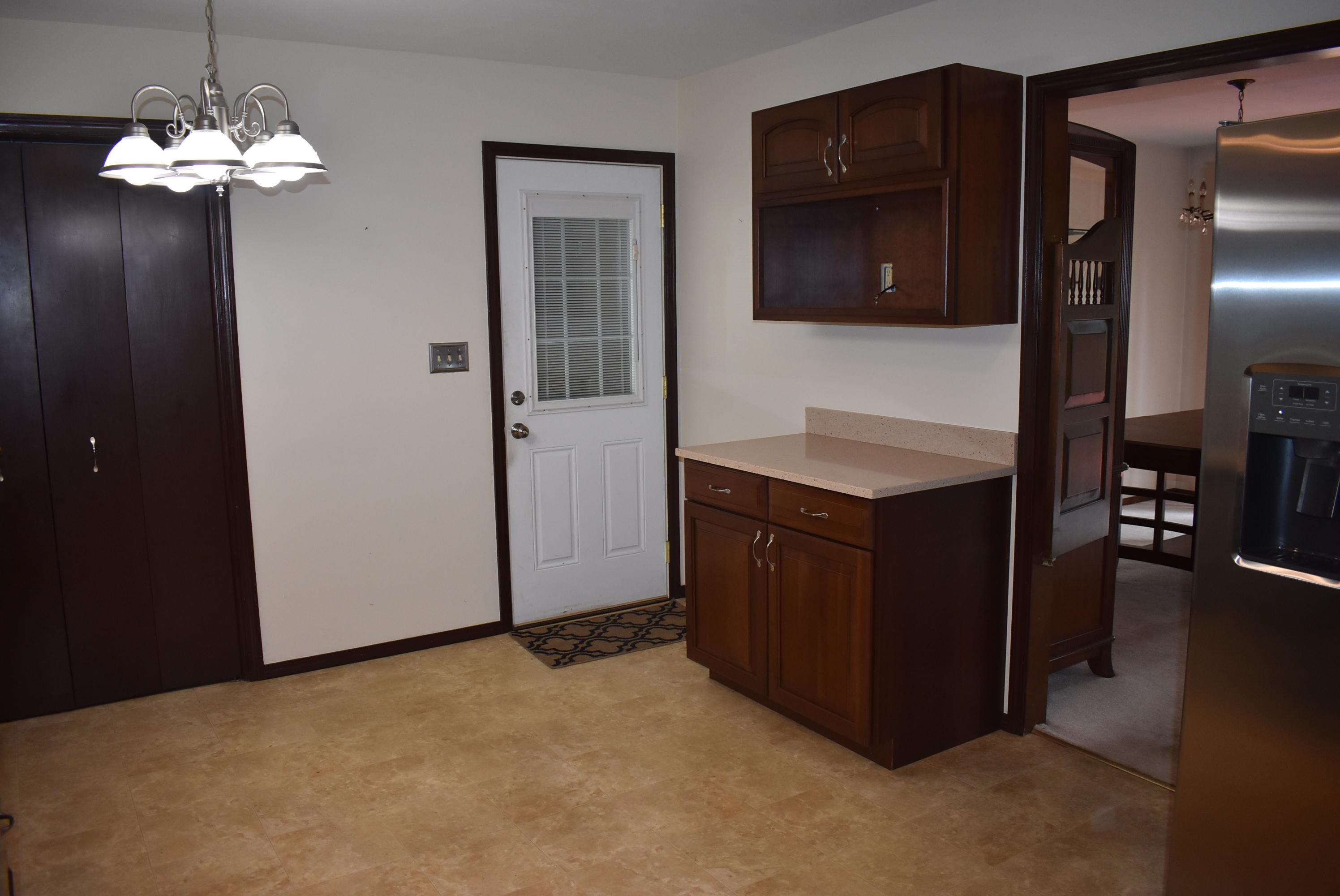 3025 Lantern Lane Property Photo 7