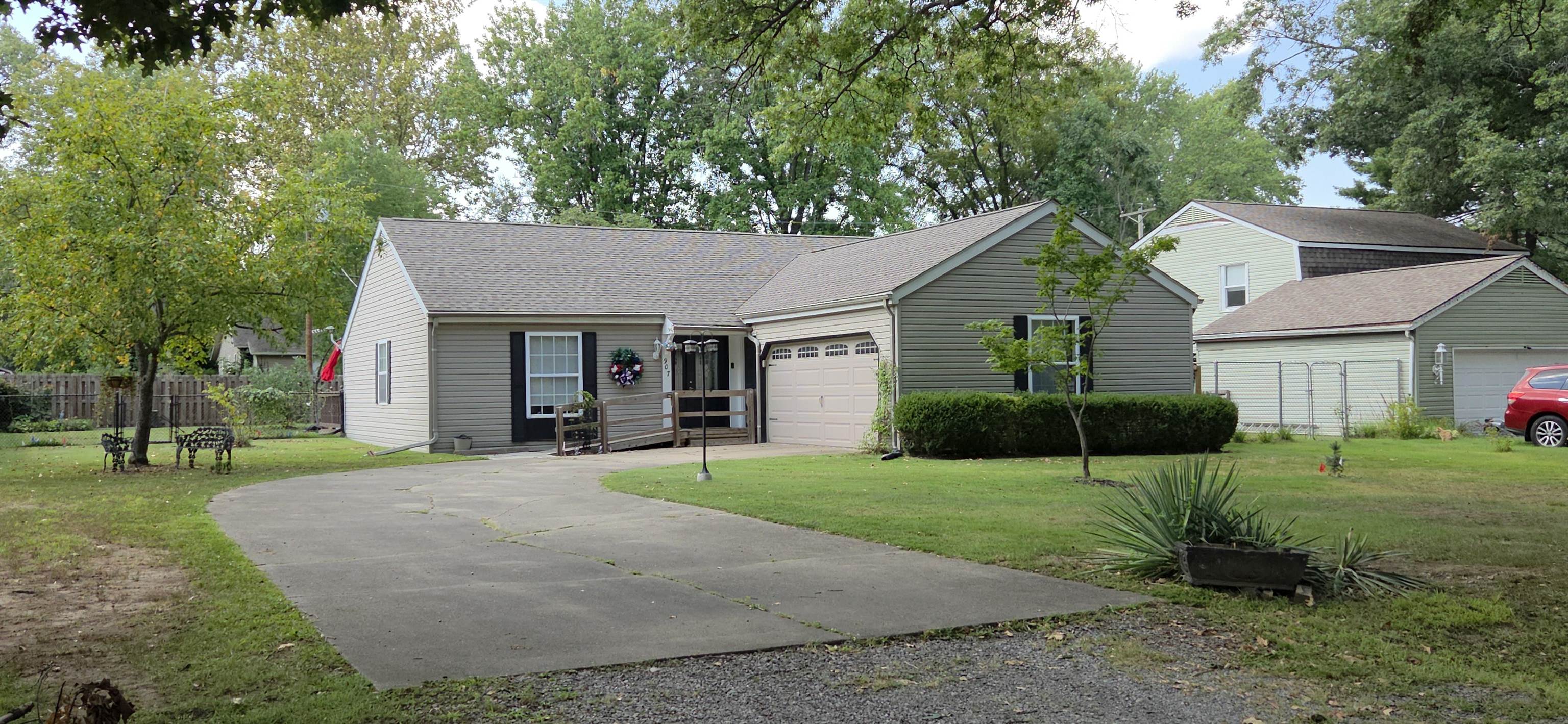 907 Lickliter Street Property Photo 1