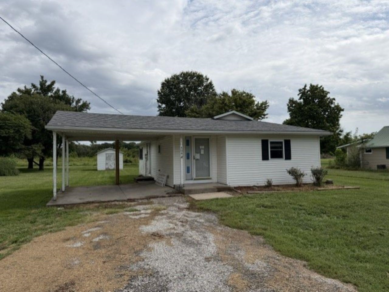 404 N Oak Street Property Photo 1