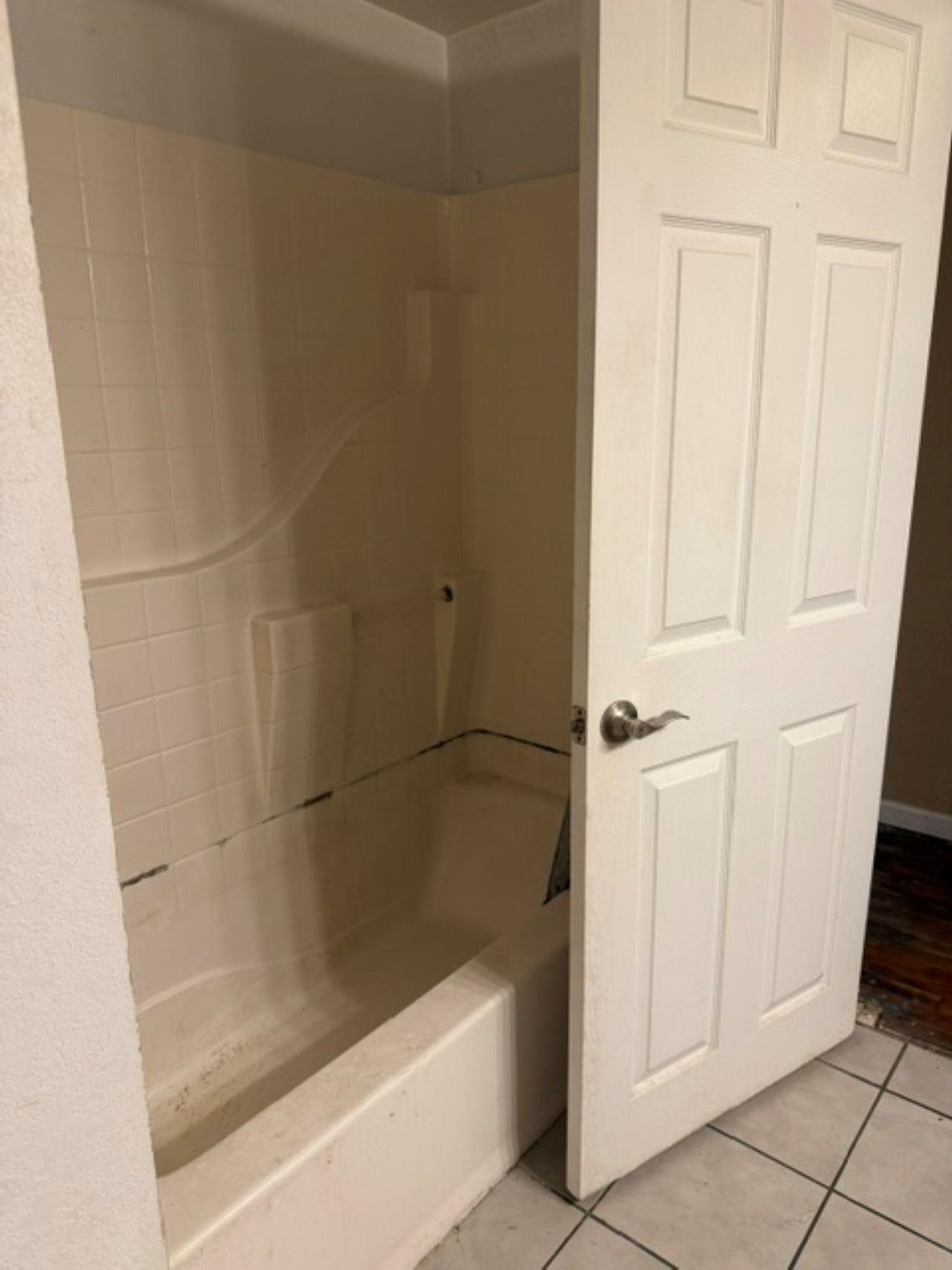404 N Oak Street Property Photo 6