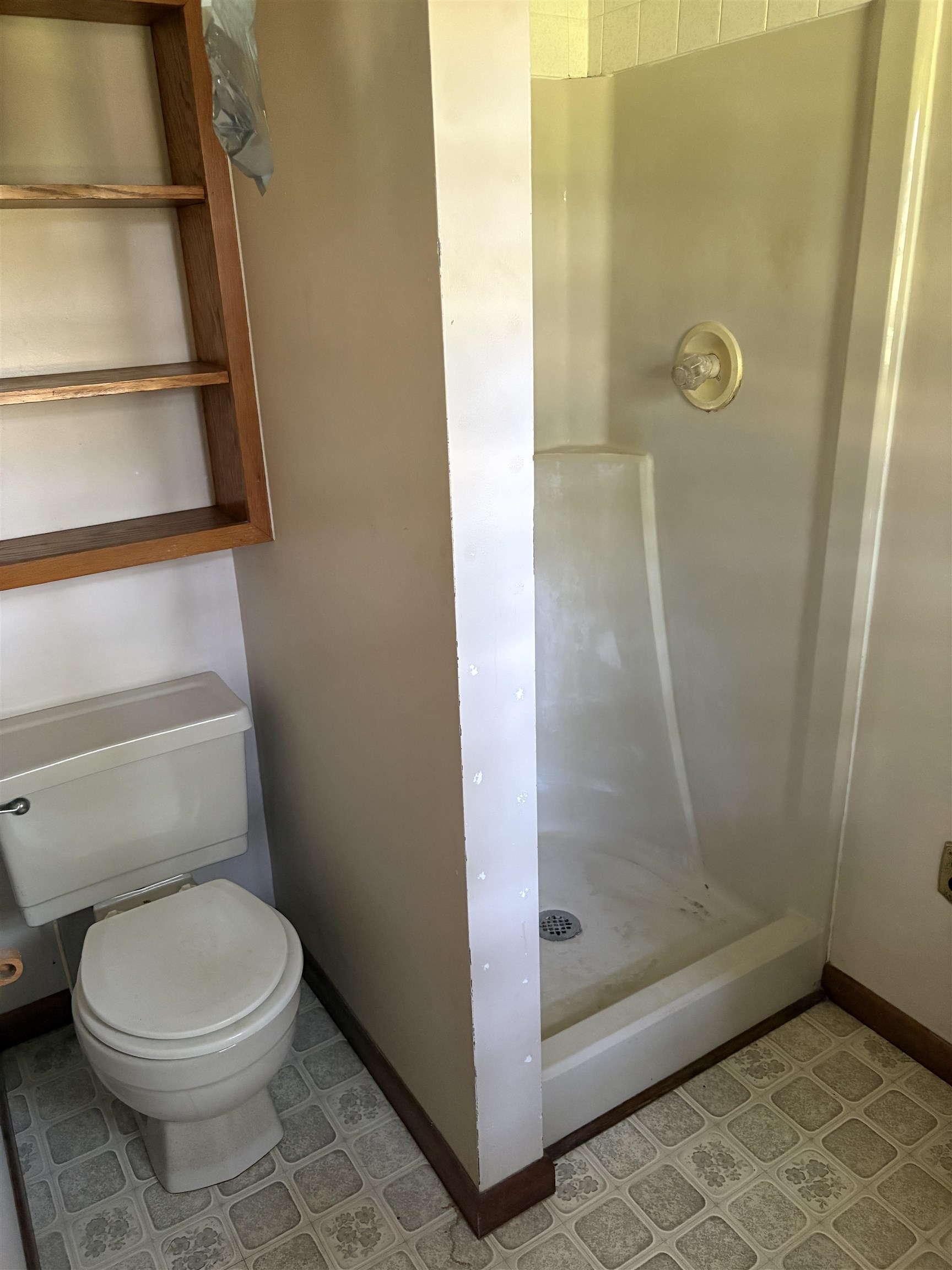 428 N Walnut Street Property Photo 3