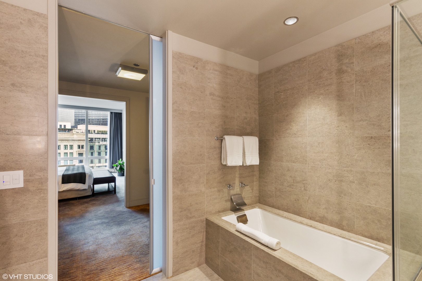 401 N Wabash Avenue 1842 Property Photo 14