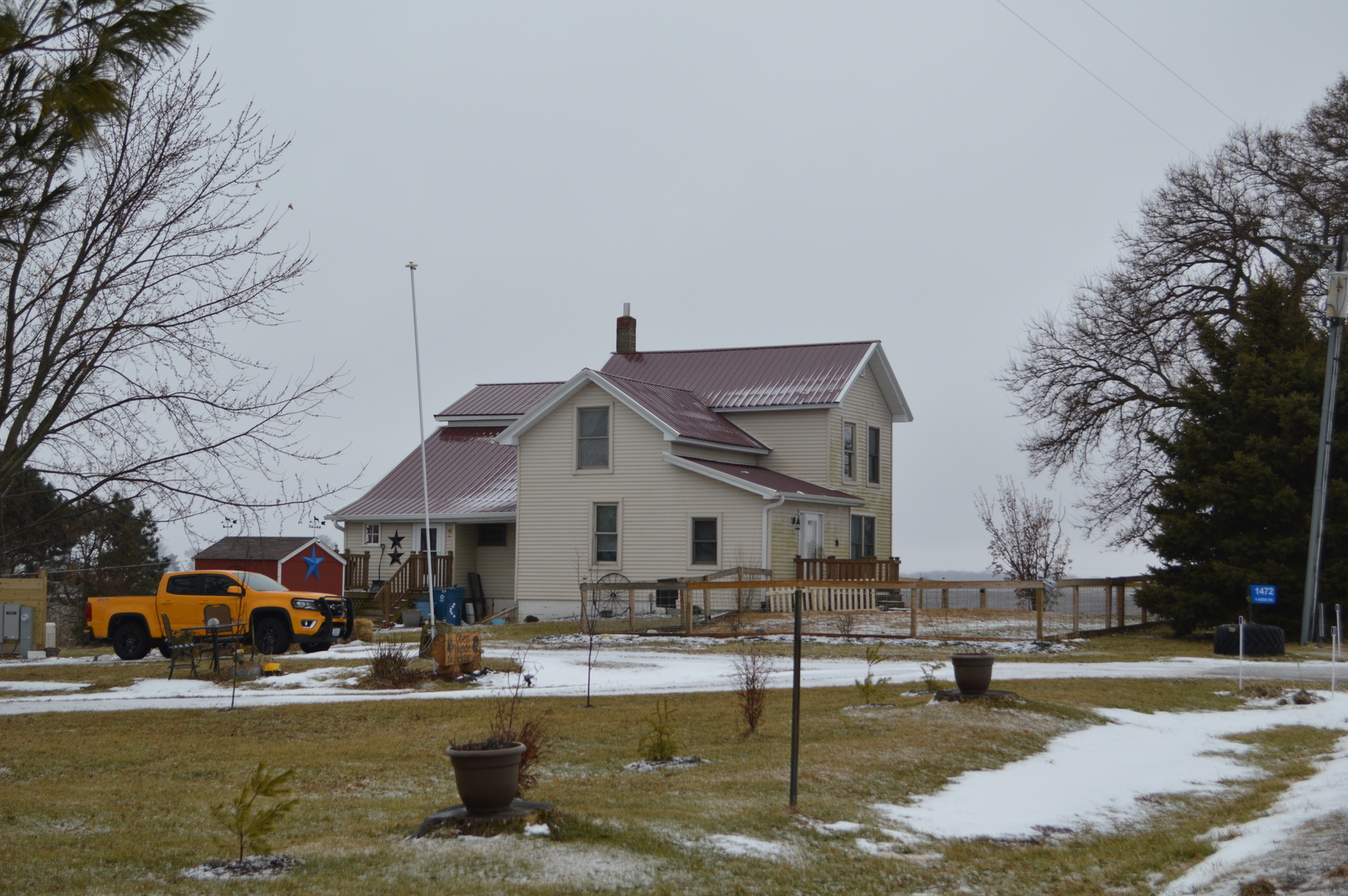 1472 N 4650th Road Property Photo 1