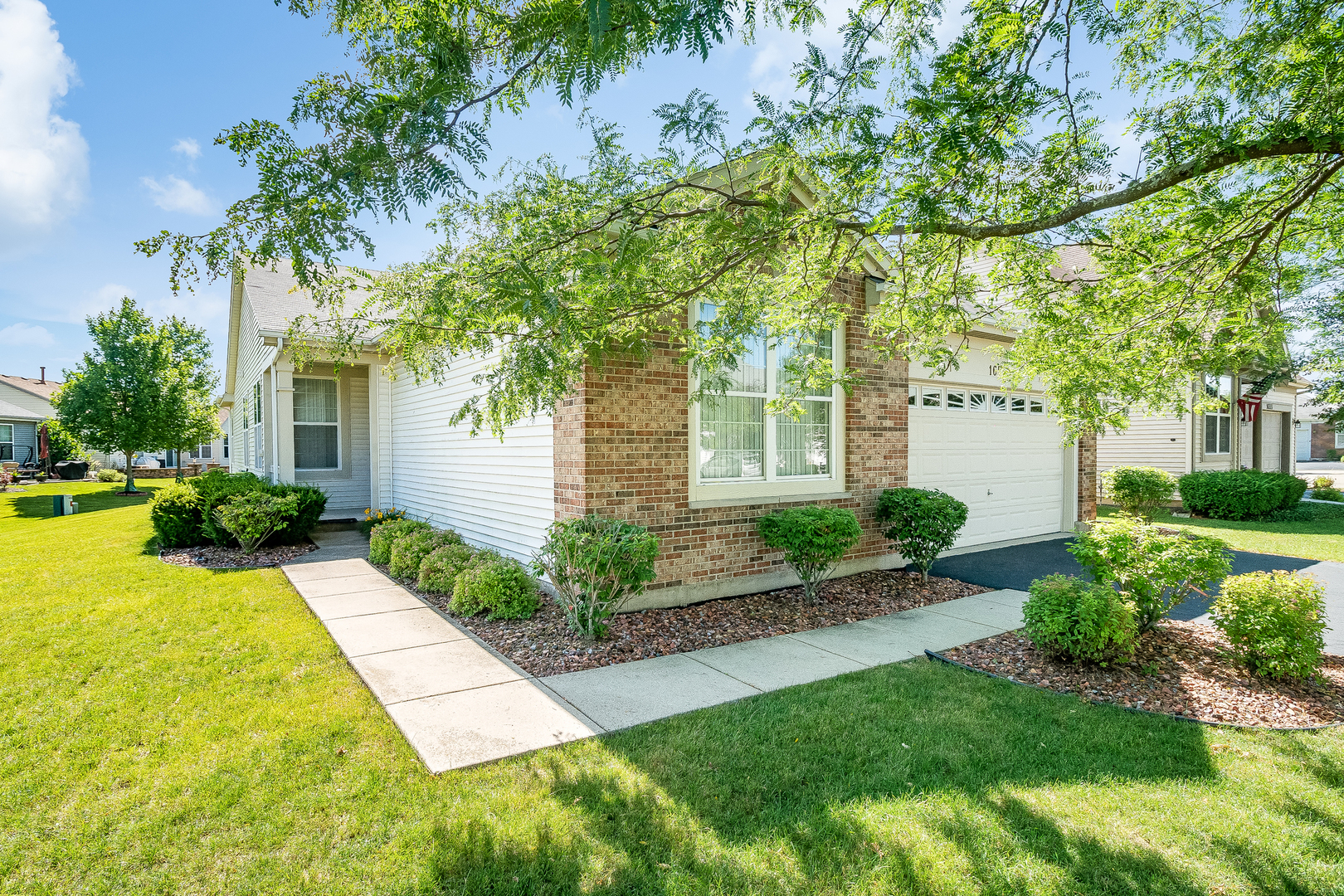 16549 Grandwood Lake Drive Property Photo 1