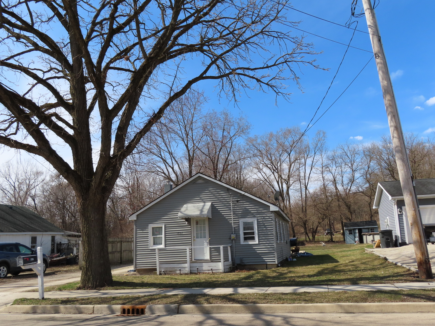1807 Poplar Street Property Photo 1