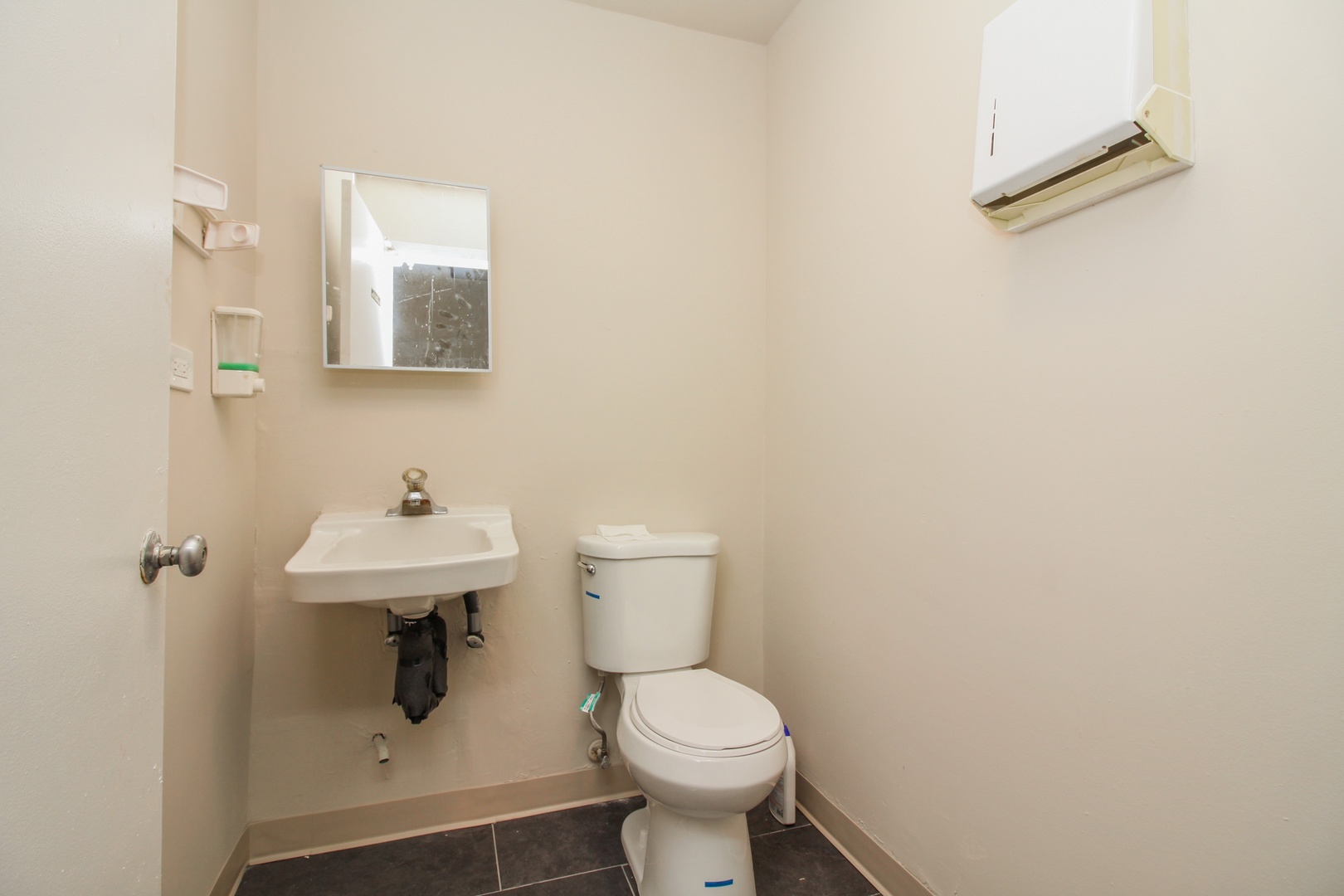 110 S Neltnor Boulevard 6 Property Photo 14