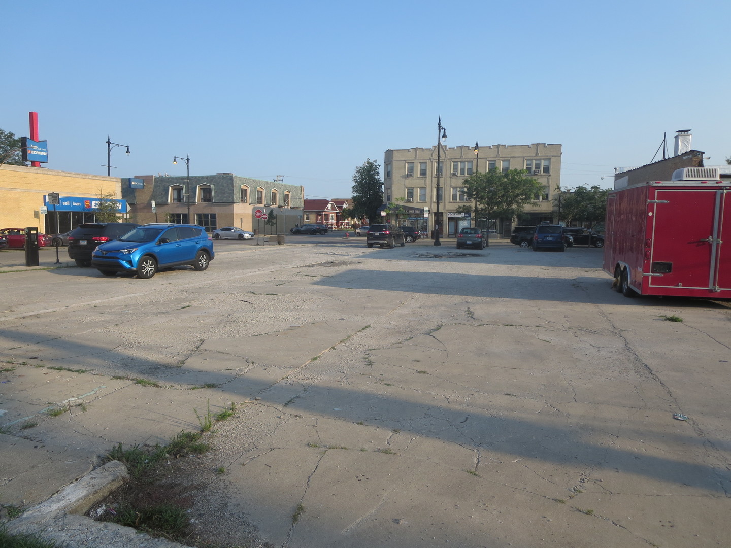 5500-14 W Belmont Avenue Property Photo 6