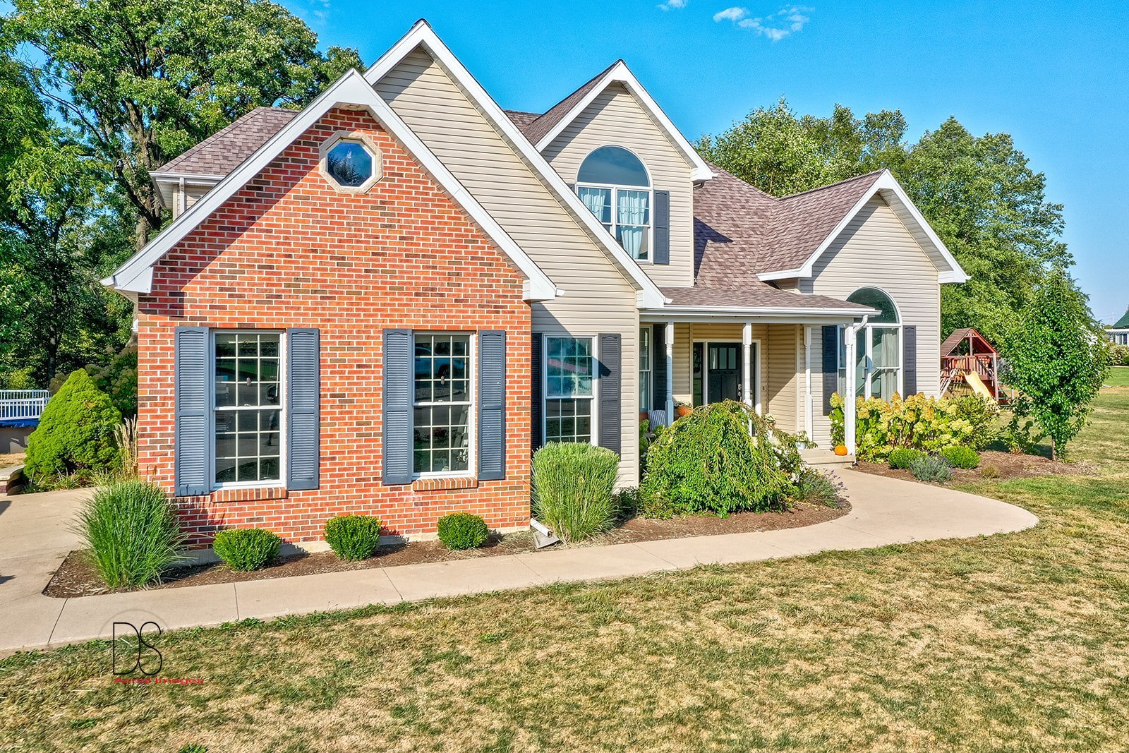 2 Brittany Court Property Photo 1