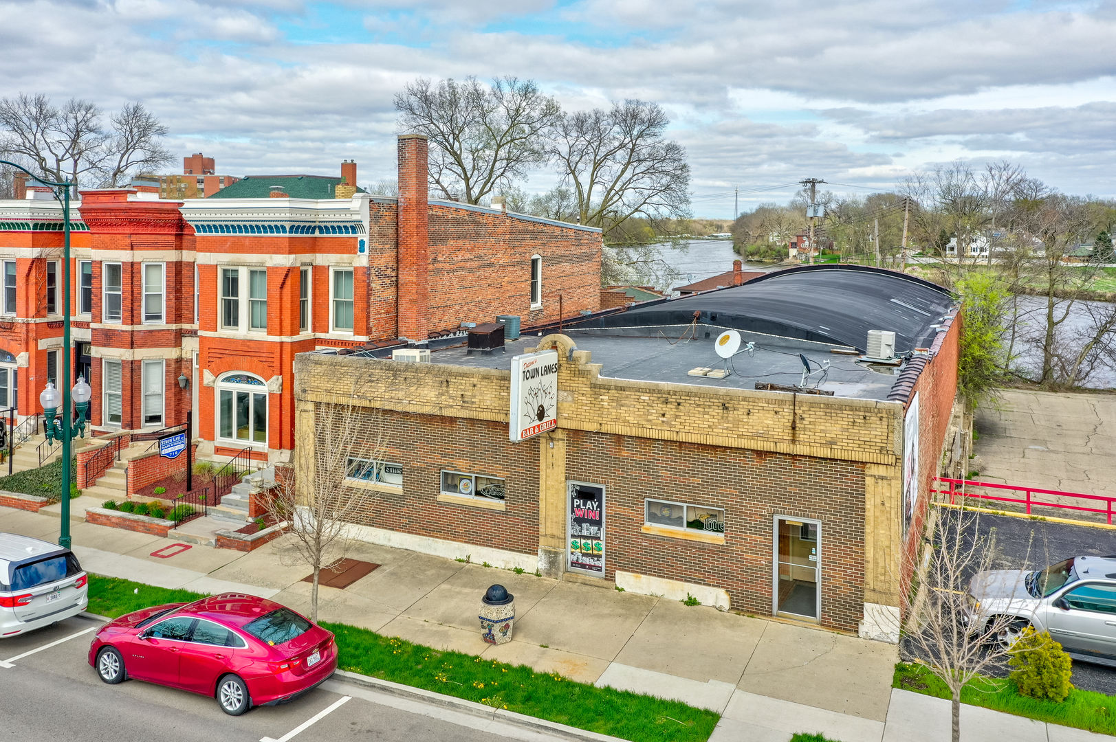 714 Columbus Street Property Photo 2
