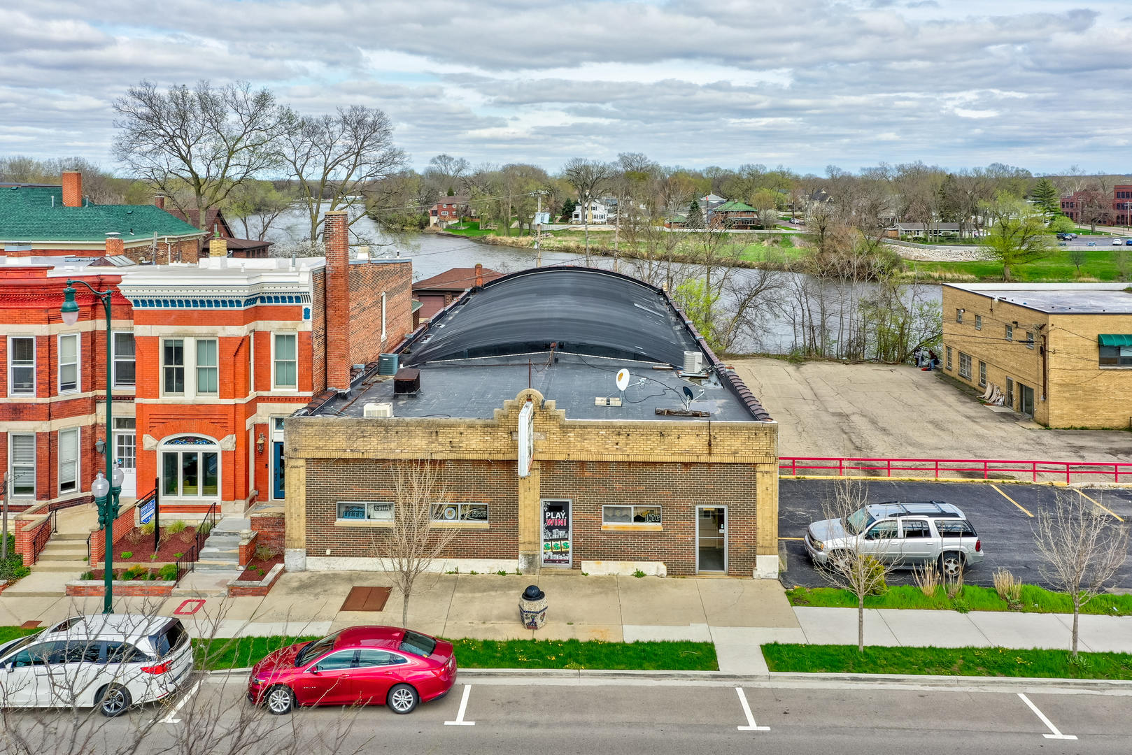 714 Columbus Street Property Photo 3