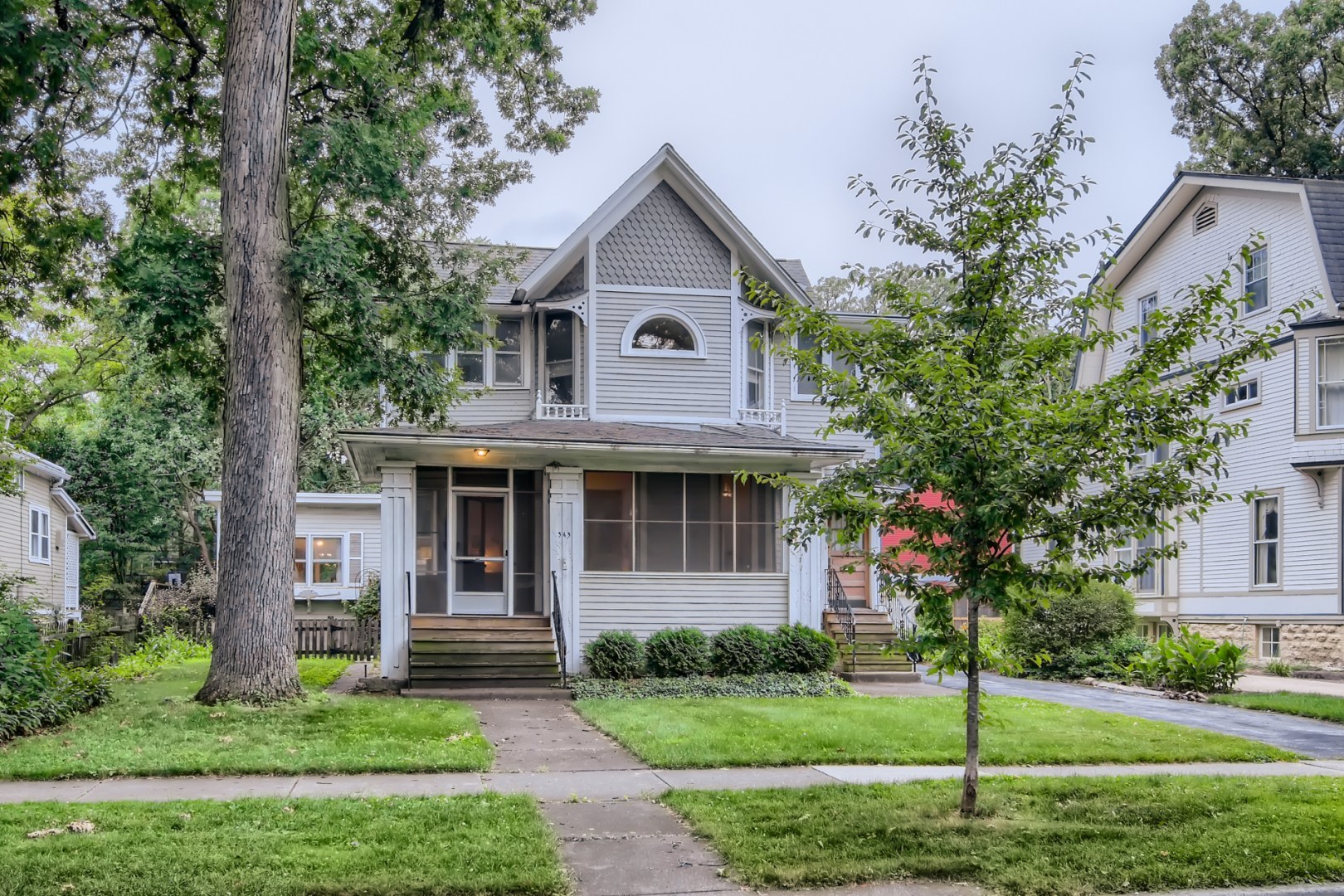343 N Grove Avenue Property Photo 1