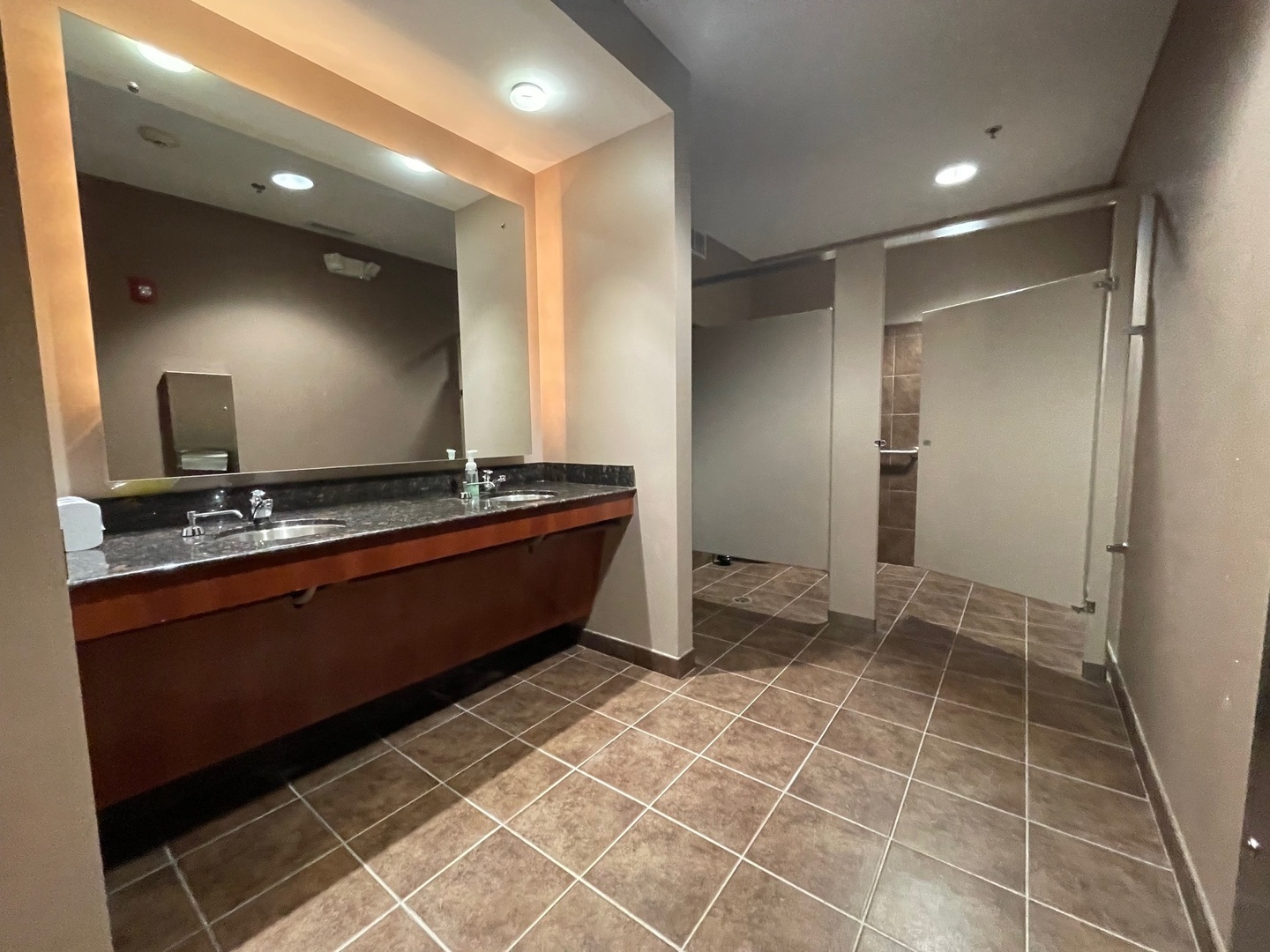 28160 W Northwest Highway Property Photo 9