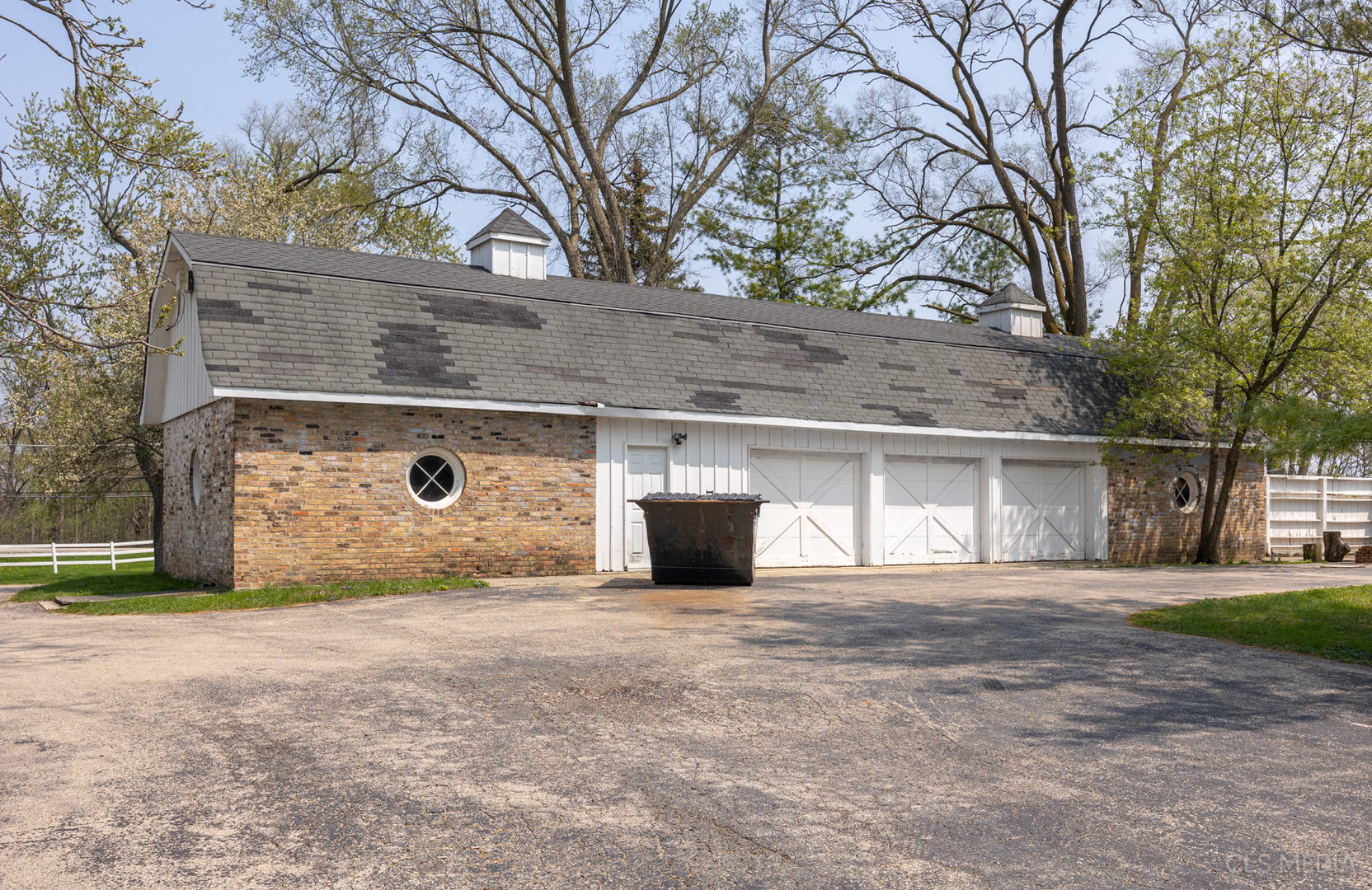 220 Honey Lake Court Property Photo 29