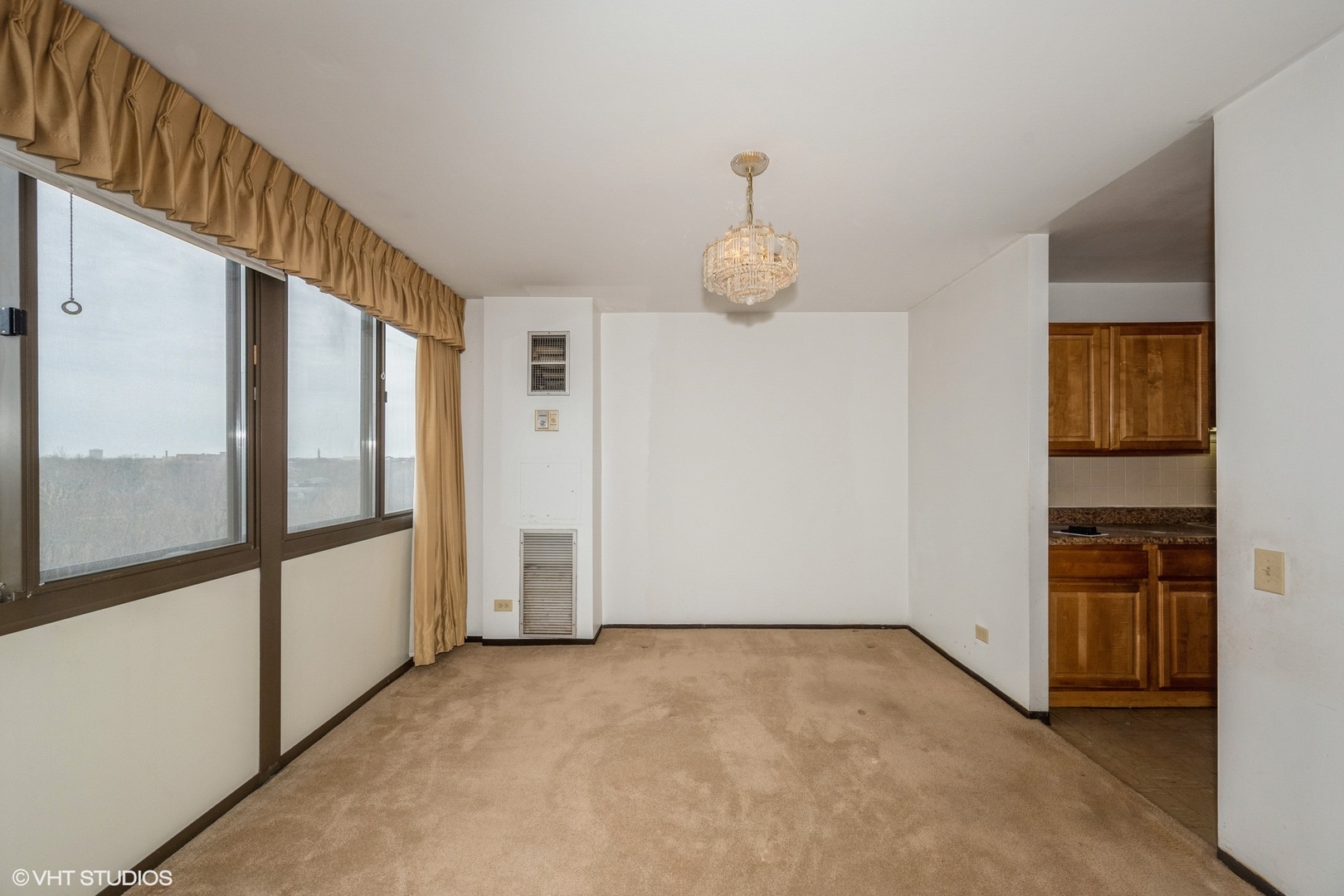 S 4850 Lake Park Avenue 905 Property Photo 6