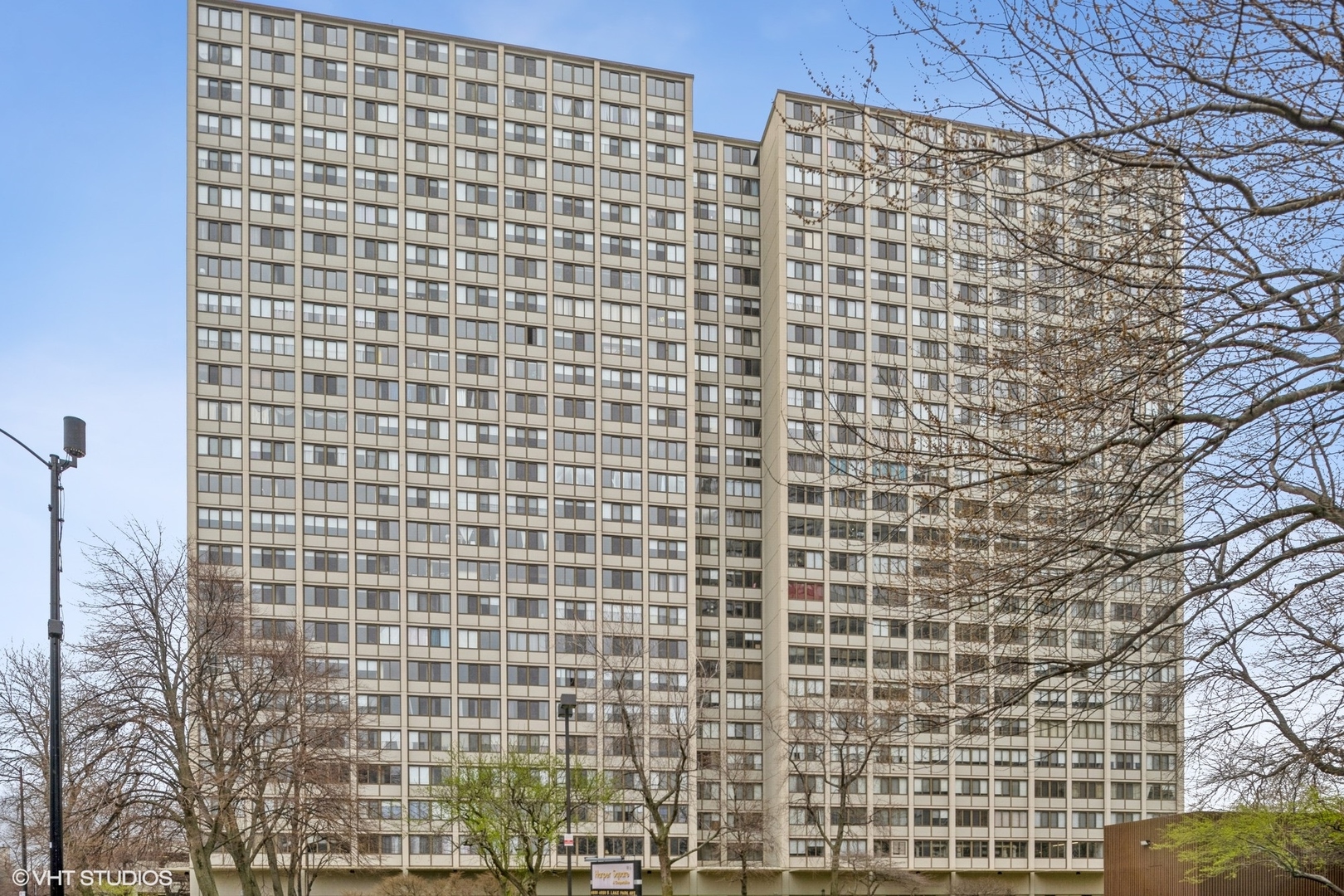 S 4850 Lake Park Avenue 905 Property Photo 16