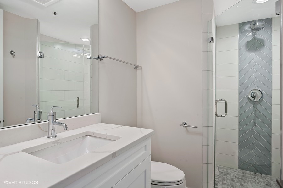 N 950 Michigan Avenue 4304 Property Photo 10