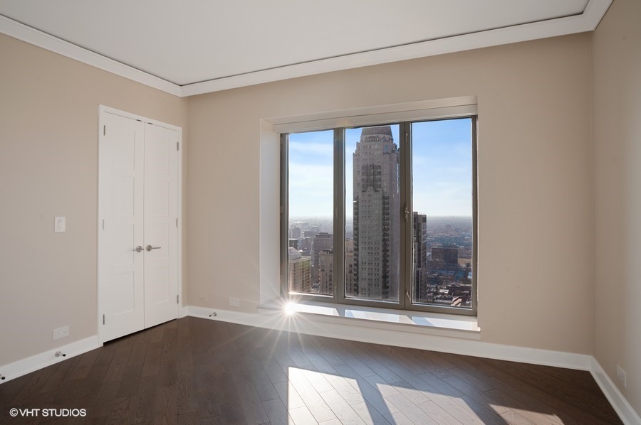 N 950 Michigan Avenue 4304 Property Photo 11