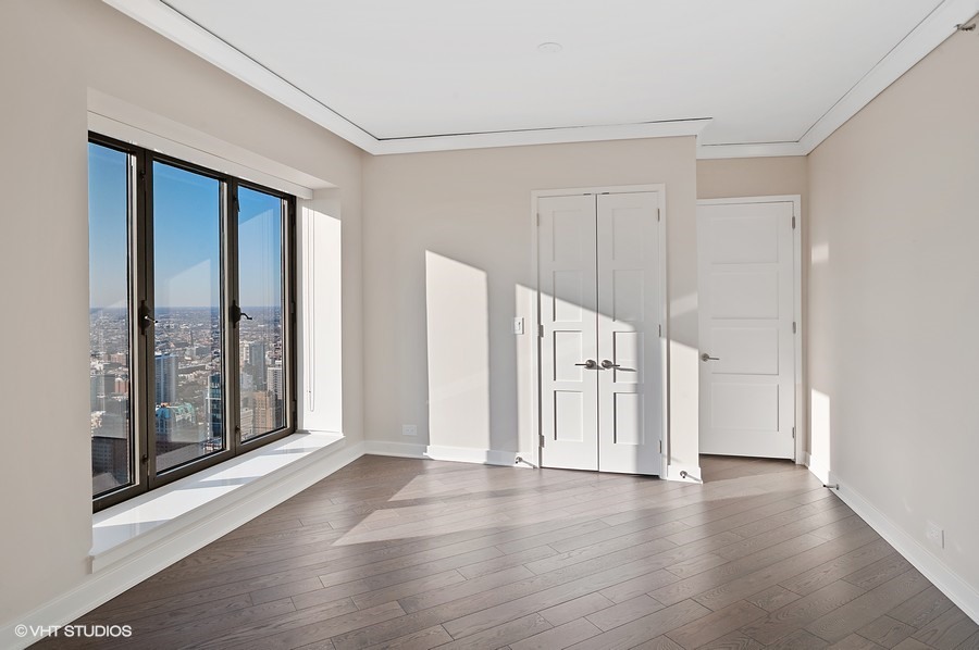 N 950 Michigan Avenue 4304 Property Photo 12