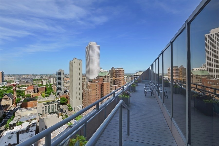 N 950 Michigan Avenue 4304 Property Photo 21