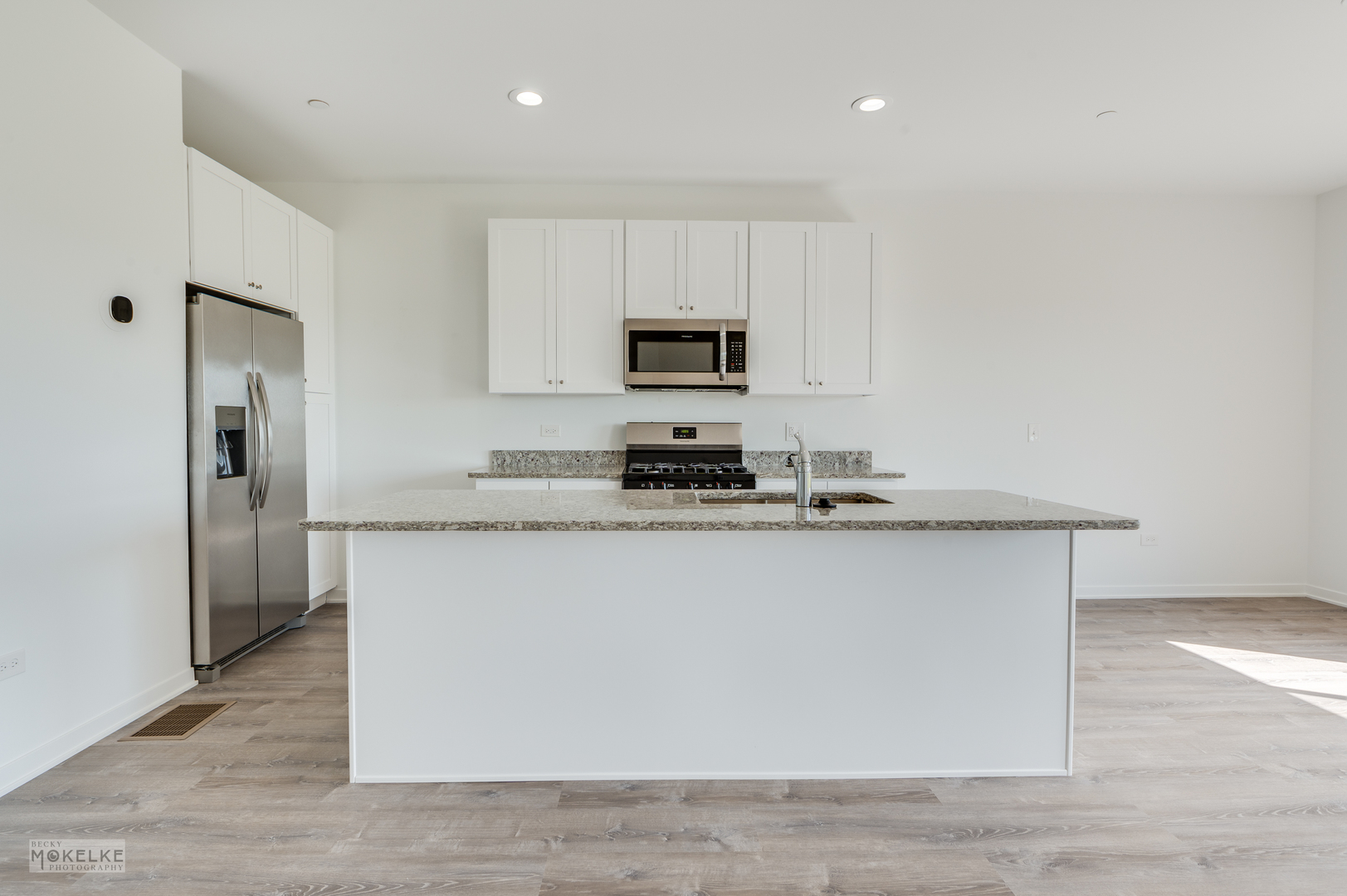 944 Gillespie Lane Property Photo 3