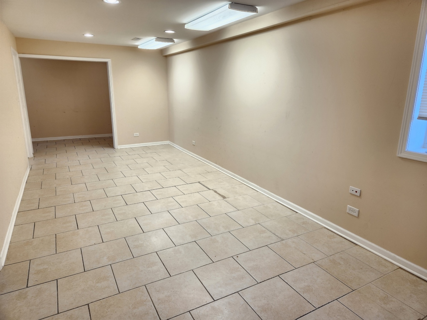 248 S Highland Avenue Property Photo 5