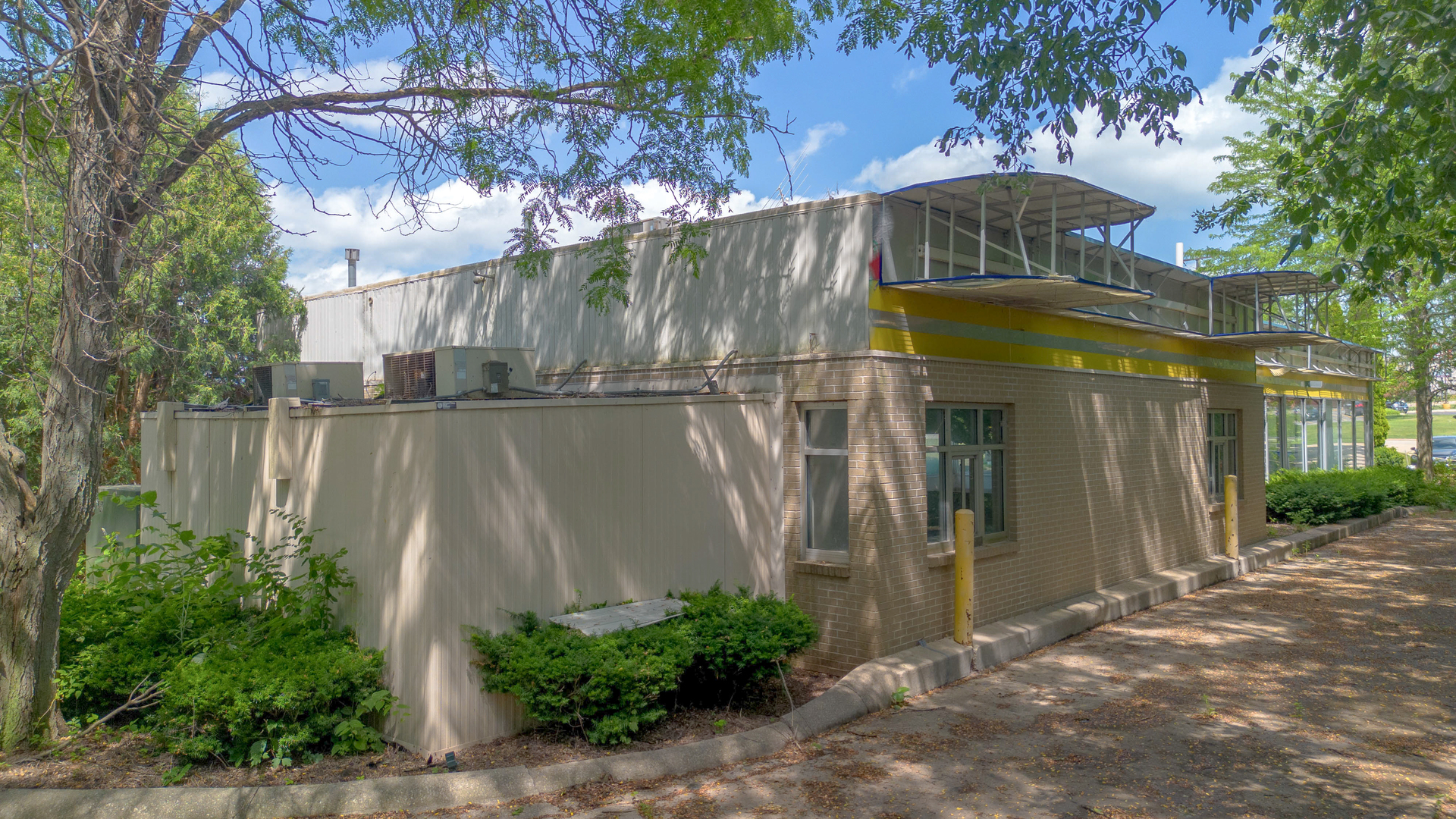 1301 N Galena Avenue Property Photo 3