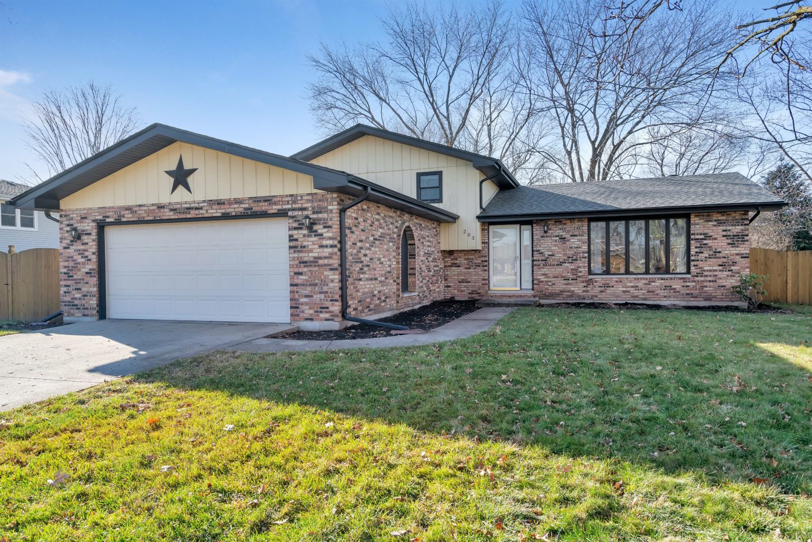 203 ARROWHEAD Drive