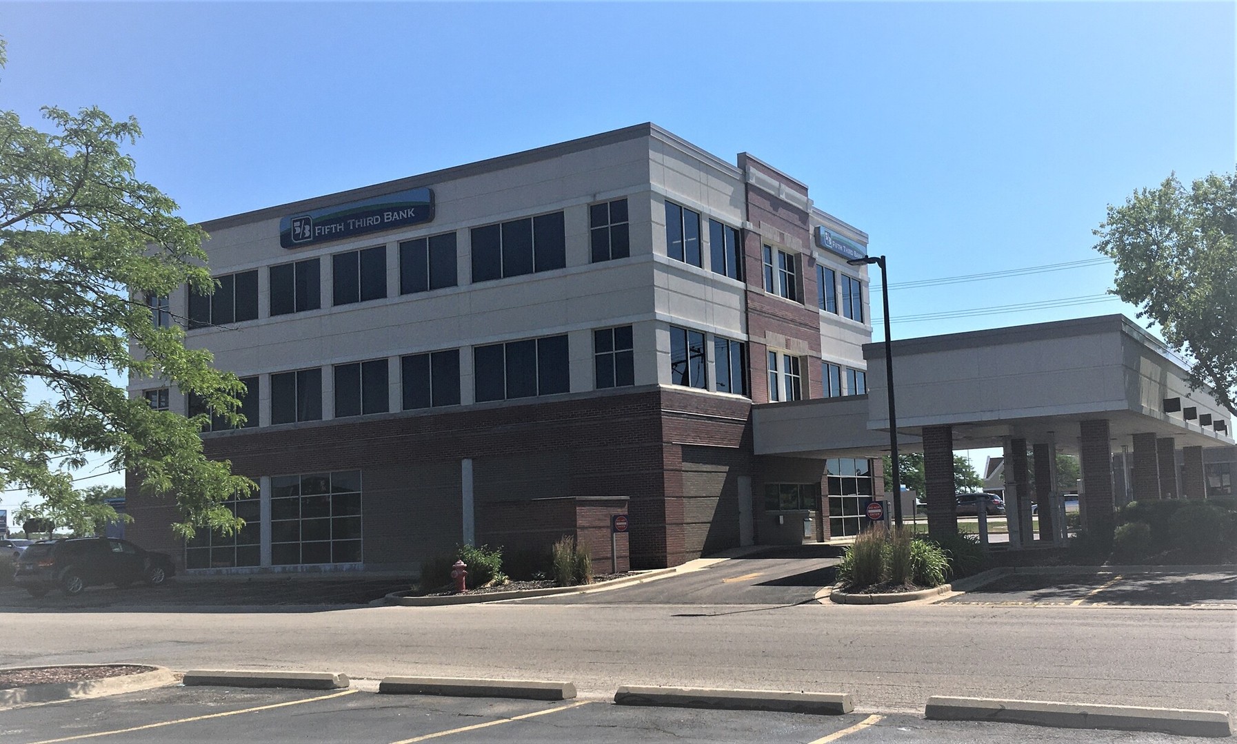 1 E Merchants Drive Property Photo 1