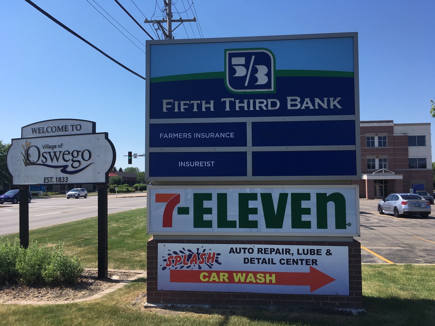 1 E Merchants Drive Property Photo 4