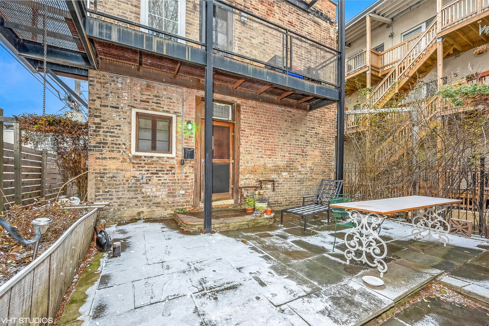 512 N Leavitt Street Property Photo 1