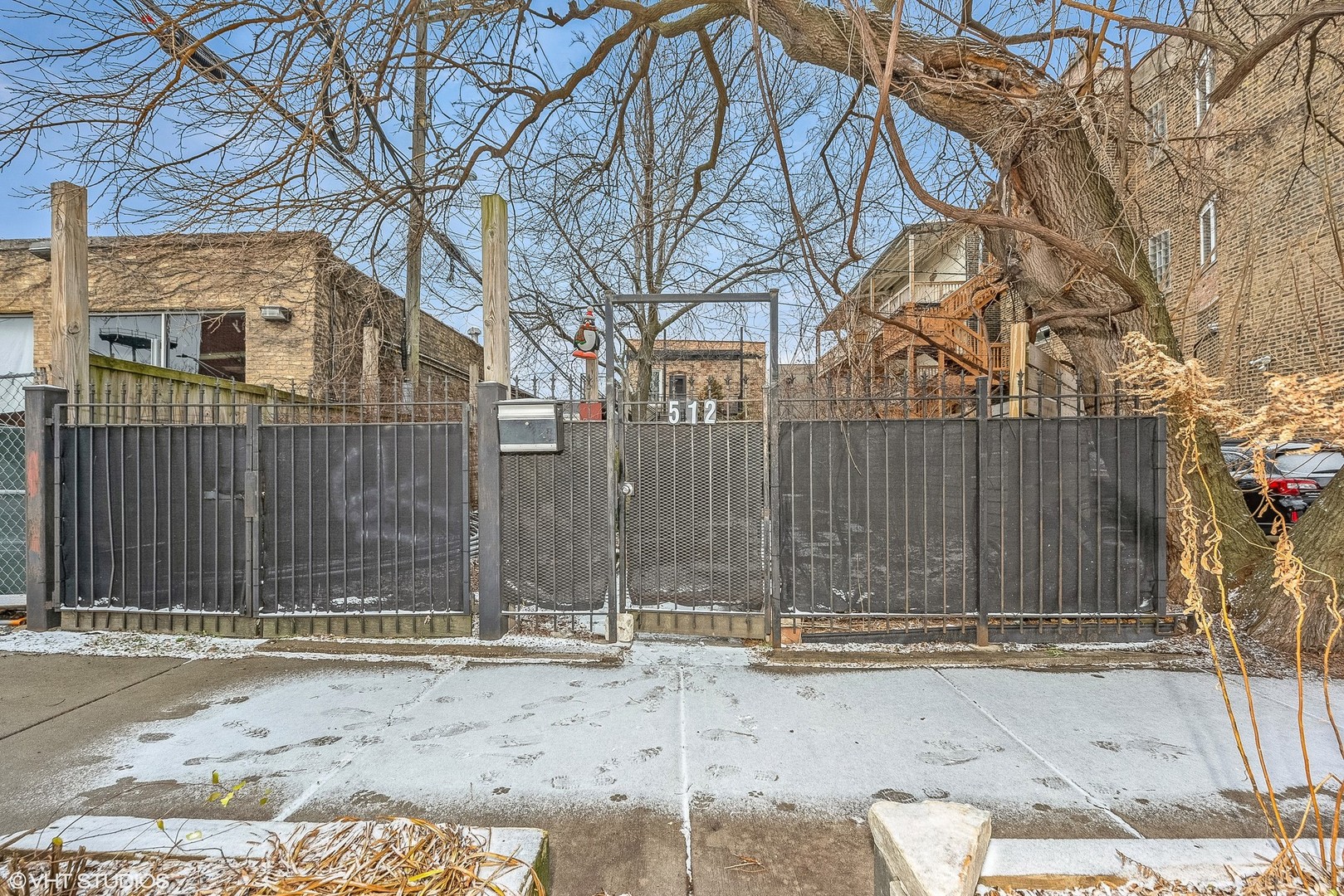 512 N Leavitt Street Property Photo 14